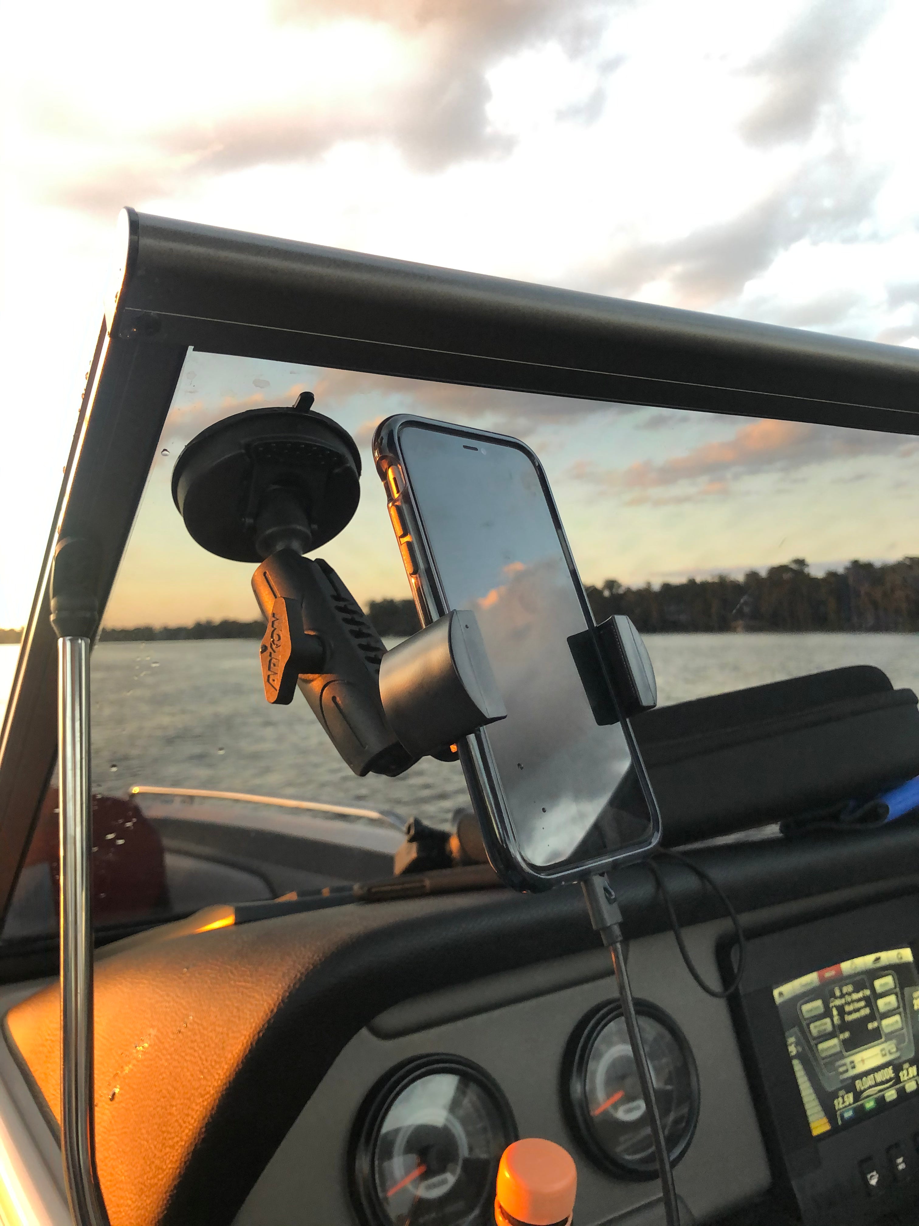 Auto/Truck & Marine Suction Cup Mount