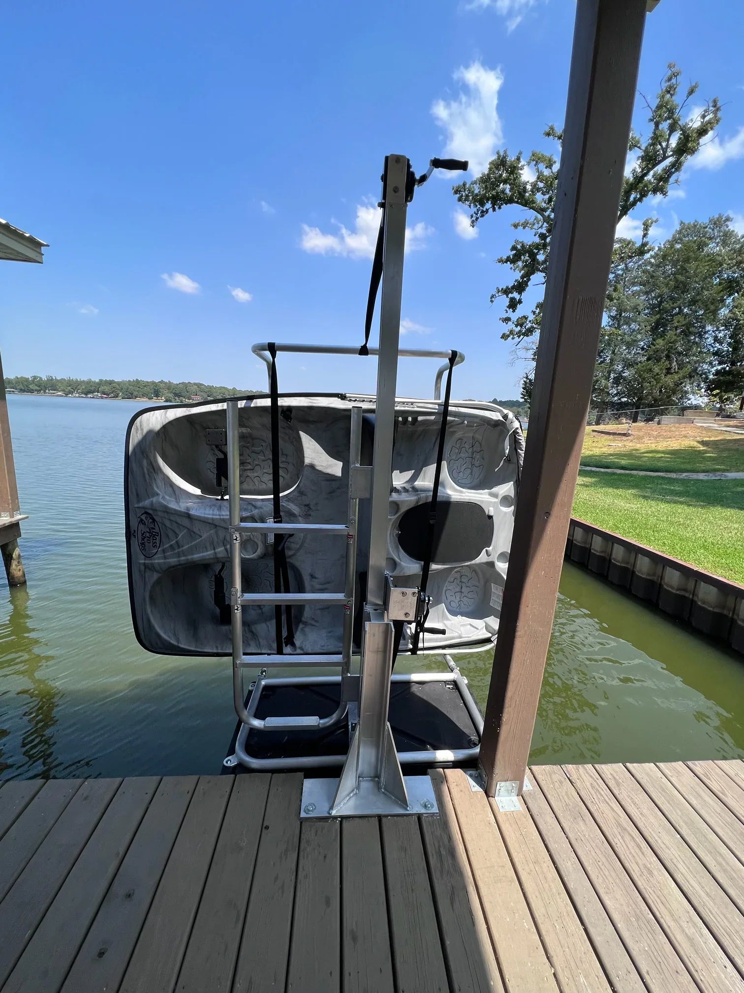 FIXED DOCK LAUNCH & STOW