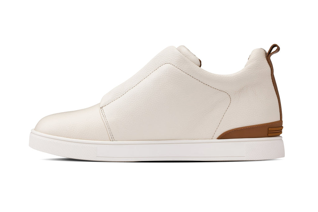 CALTO - J1933 - 2.6 Inches Taller (Off-White) - Slip-On Snoafers