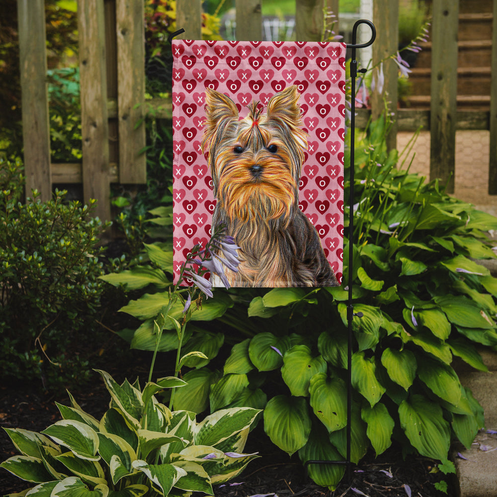 Hearts Love and Valentine's Day Yorkie / Yorkshire Terrier Garden Flag Mailbox Decorative Yard Banner Outside Patio Artwork for Flower Beds, Garden Size, Multicolor