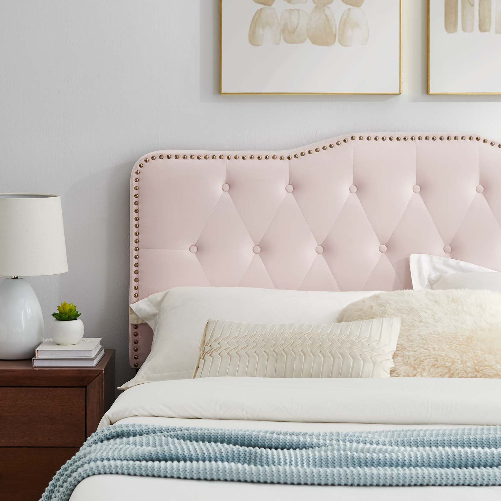Amber Performance Velvet Queen Platform Bed by Modway