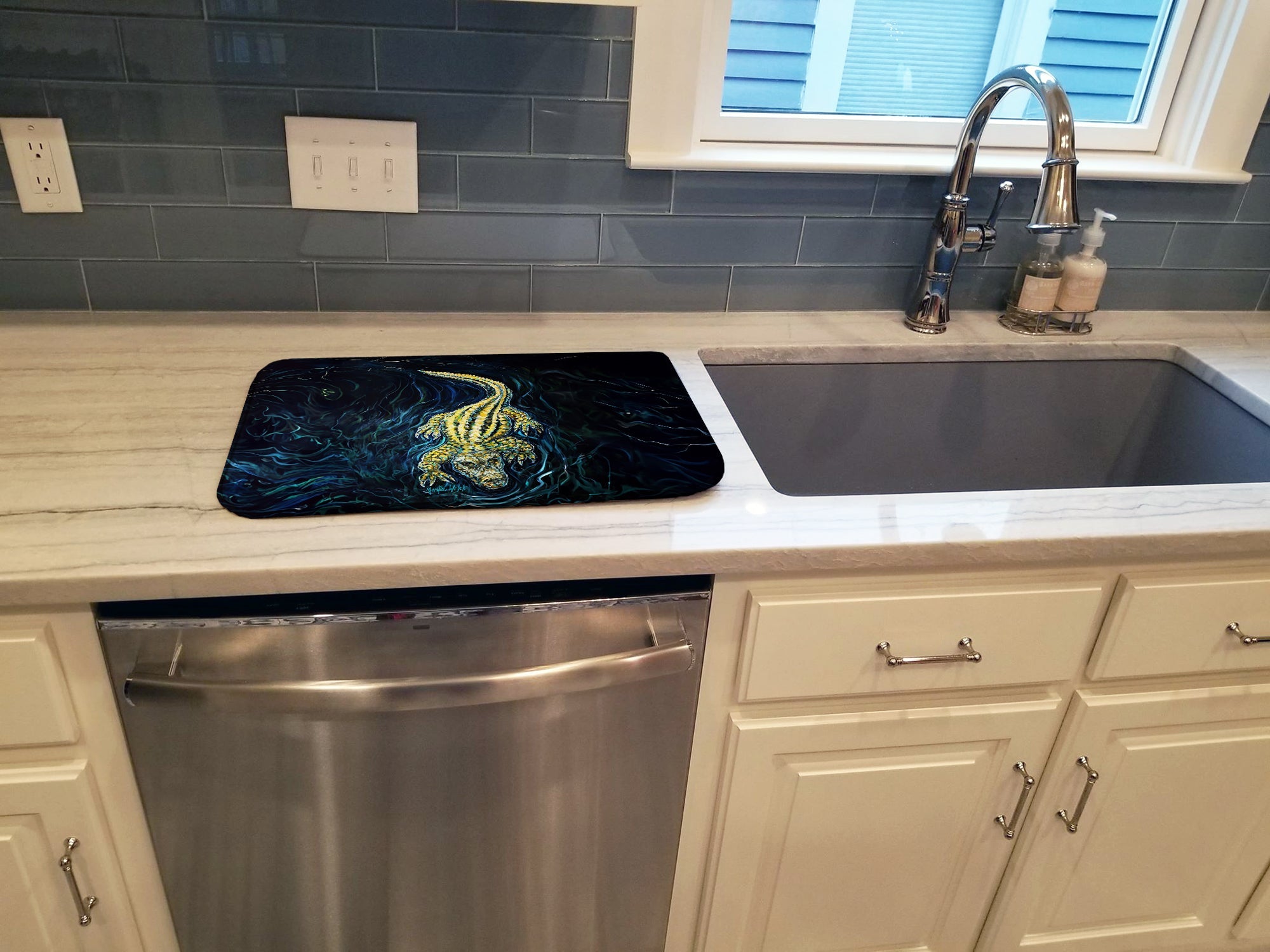 Gator Down Alligator Dish Drying Mat Absorbent Dish Drying Mat Pad for Kitchen Counter Dish Drainer Mat for Countertop, 14 x 21", Multicolor