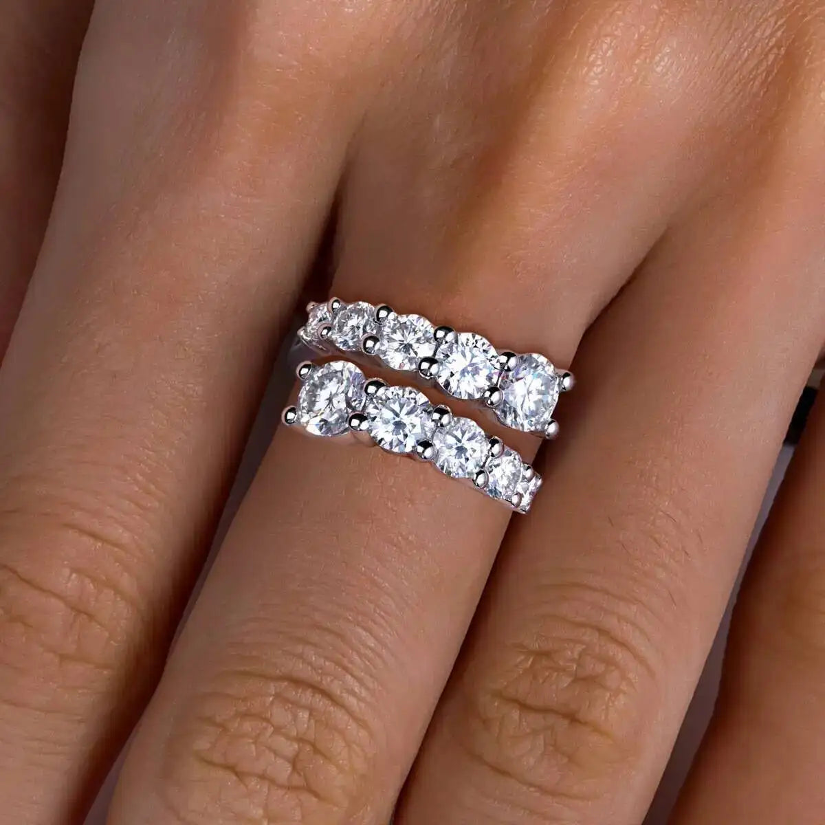 Maison Novaire Twist Moissanite Band