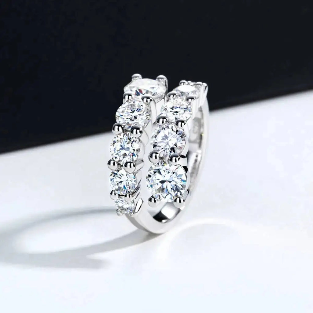 Maison Novaire Twist Moissanite Band