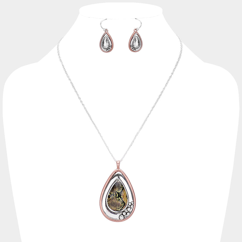 Snake Skin Print Centered Teardrop Metal Pendant Necklace