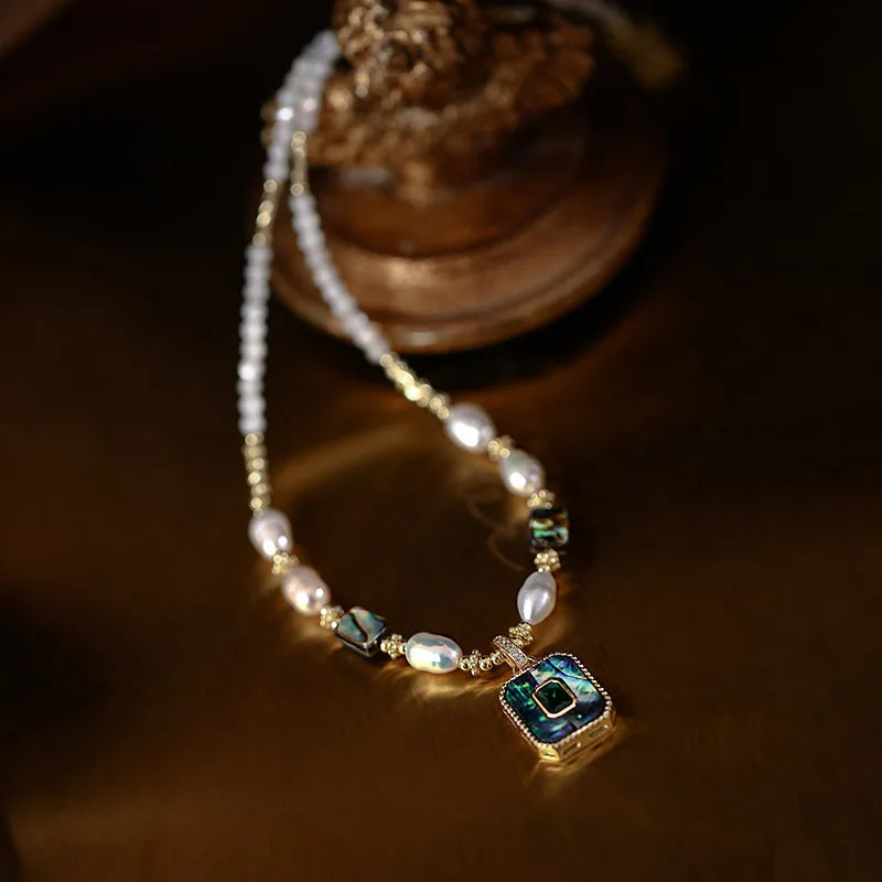 Pearl Pendant Necklace.