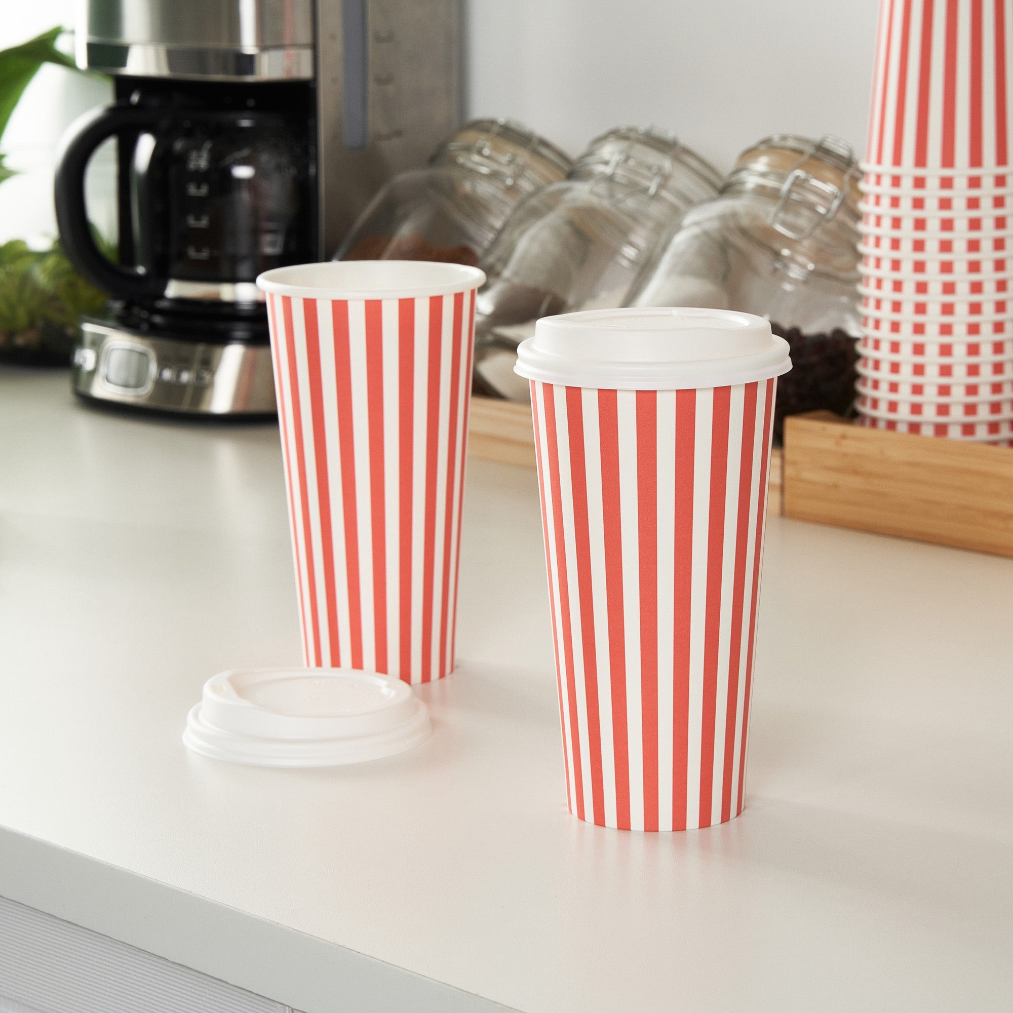 Restpresso 20 oz Red and White Stripe Paper Single Wall Coffee Cup - with White Lid - 3 1/2"x 3 1/2"x 6 1/2" - 400 count box
