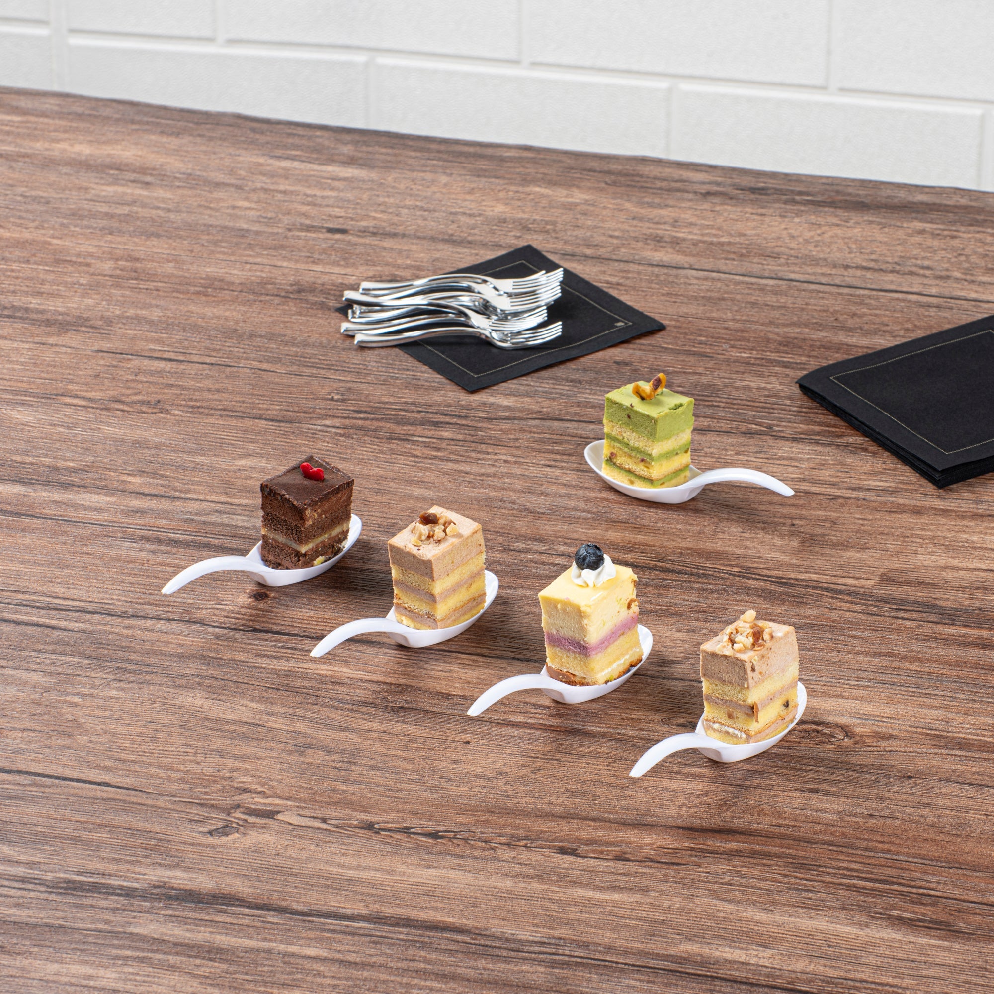 Mini Serve White Plastic Wave Spoon - 5" x 1 1/2" - 100 count box