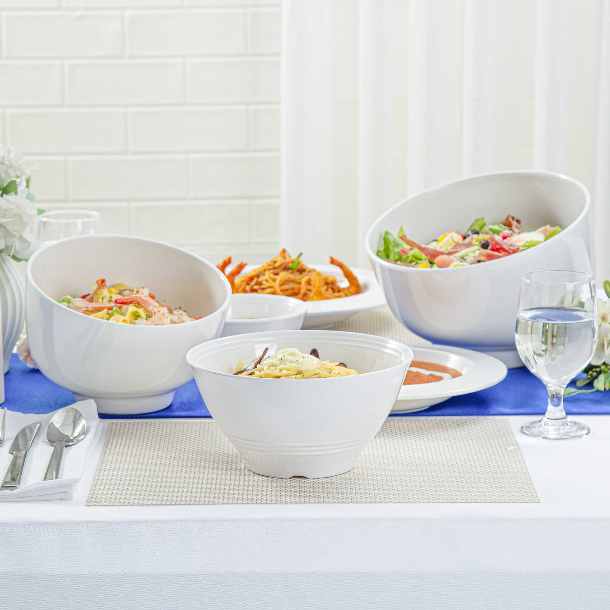 Voga 74 oz Round White Melamine Large Bowl - Incline - 8 1/2" x 8 1/2" x 4 1/4" - 10 count box