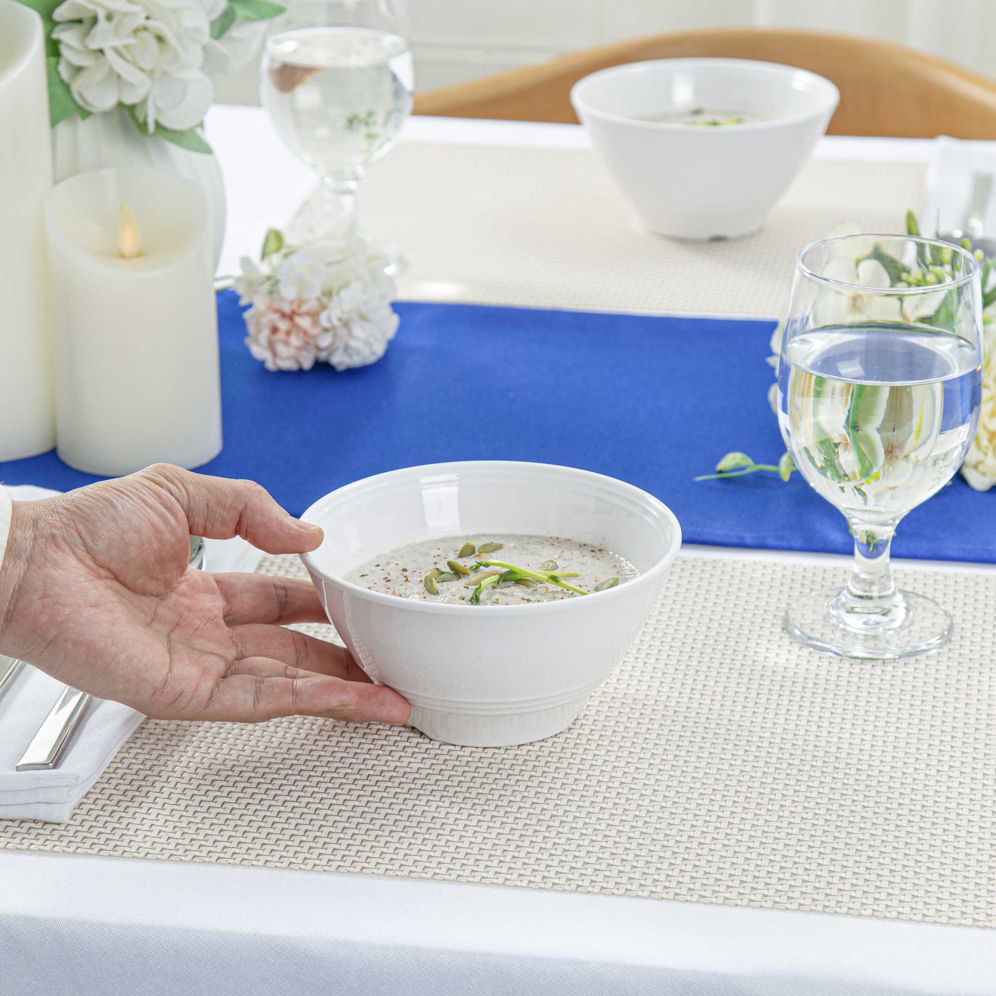 Voga 16 oz Round White Melamine Small Bowl - Incline - 6" x 6" x 3" - 10 count box