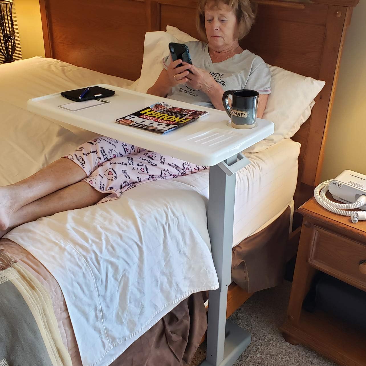 Rolling Overbed Table, Hospital Bed Table, Laptop Tables for Recliner, Bed, Bedside and Sofa, Computer Tables, Hospital Tray, Adjustable with Wheels and Secure Height Adjustment