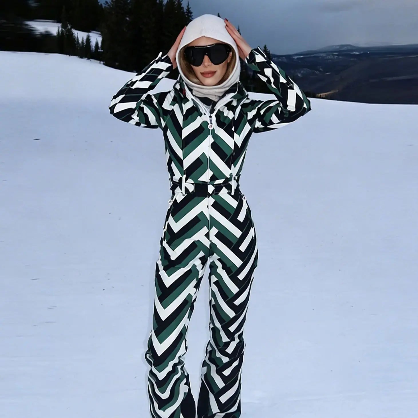 Camouflage Stripes Ski Wear Jumpsuit Sets High Collar Windproof Hooded Puff Jacket Warm Pant 2026 New Lady Snow Sportwears
