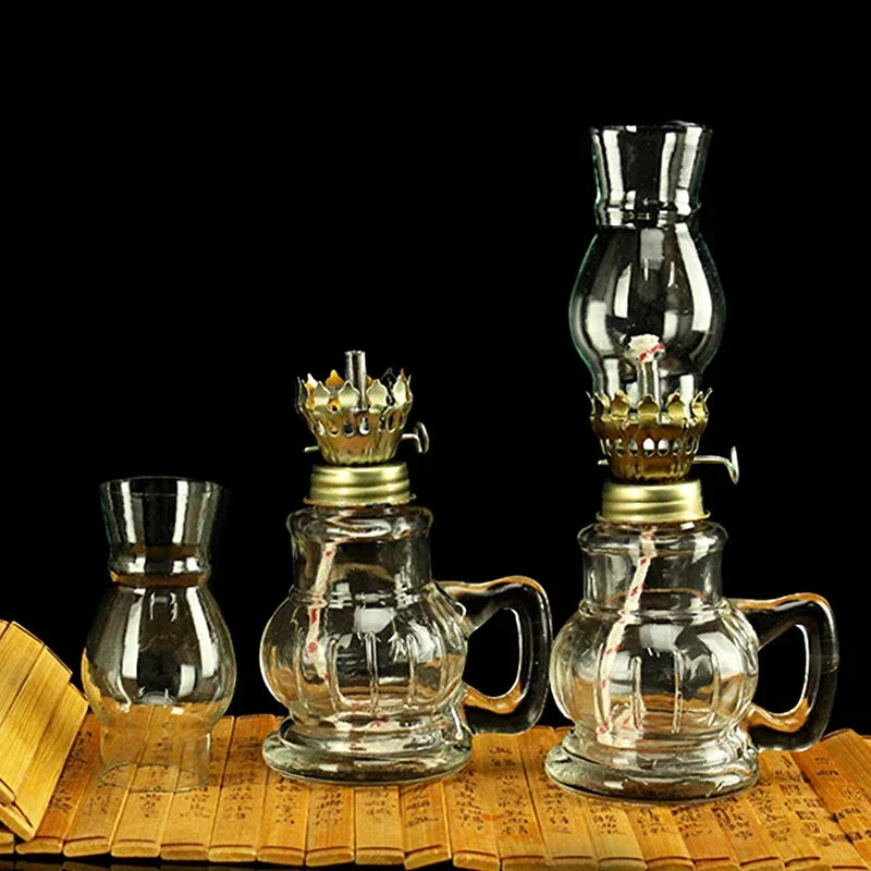 1/2 Pcs Retro Windproof Glass Lamp Mini Kerosene Oil Lamps with Handle for Indoor Use Emergency Lighting Christmas Wedding Decor