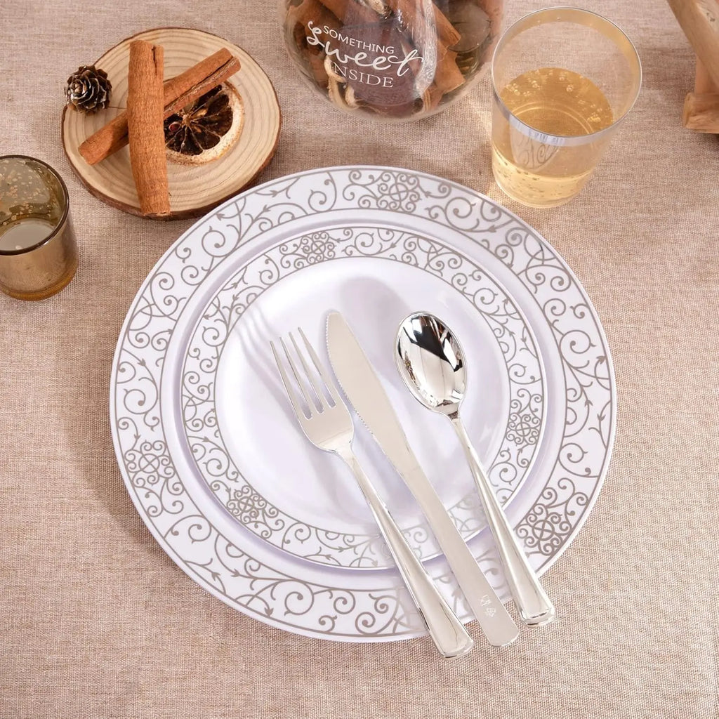 700 Disposable Plastic Dinnerware Set For 100 Guests Plates Cups Napkins Cutlery