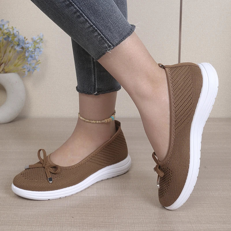 Women's Breathable Mesh Flat Shoes, Decorated with a Bow, Are Lightweight and Comfortable, Perfect for Mom Shoes.