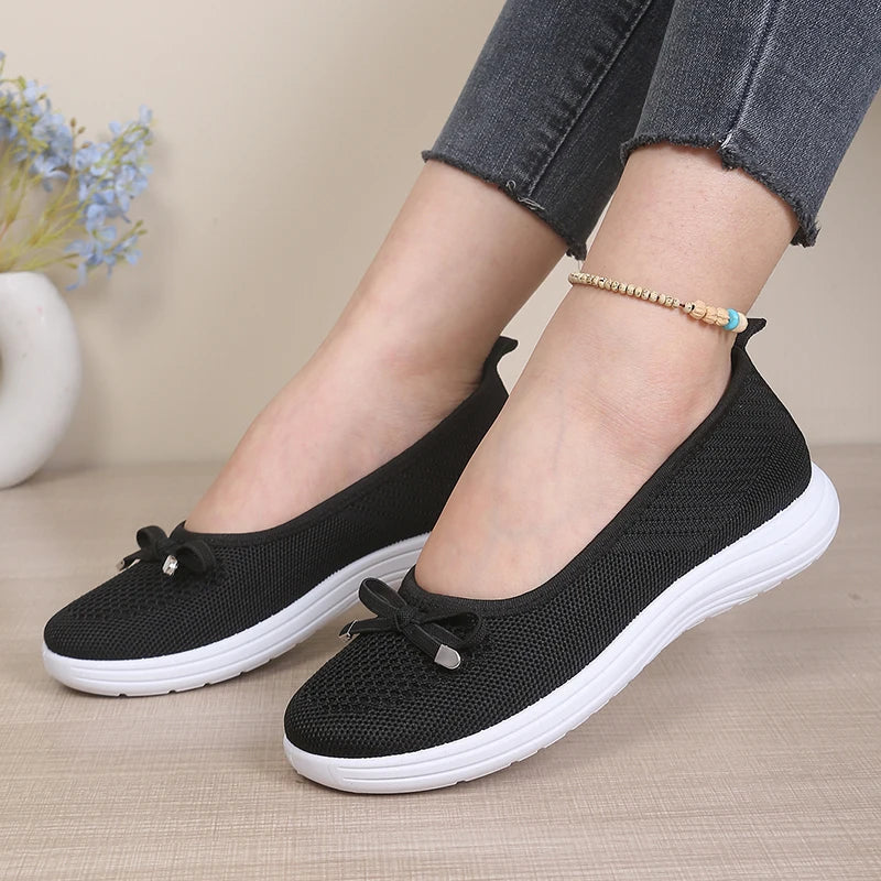 Women's Breathable Mesh Flat Shoes, Decorated with a Bow, Are Lightweight and Comfortable, Perfect for Mom Shoes.