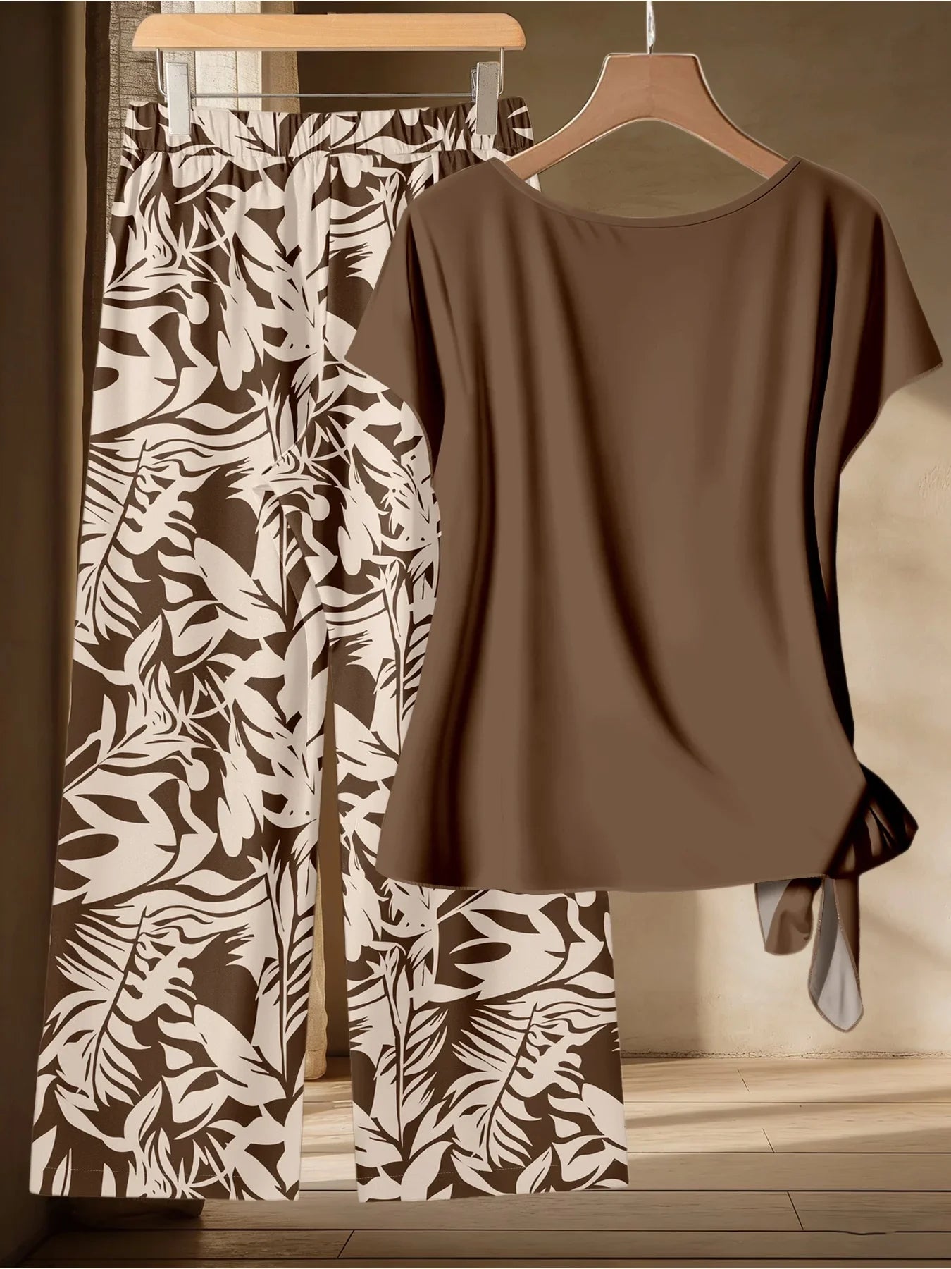 Summer Plus Size Women's New Coffee Color Short-Sleeved Top + Tropical Plant Print Wide Leg Pants Long Pants Two-Piece Set