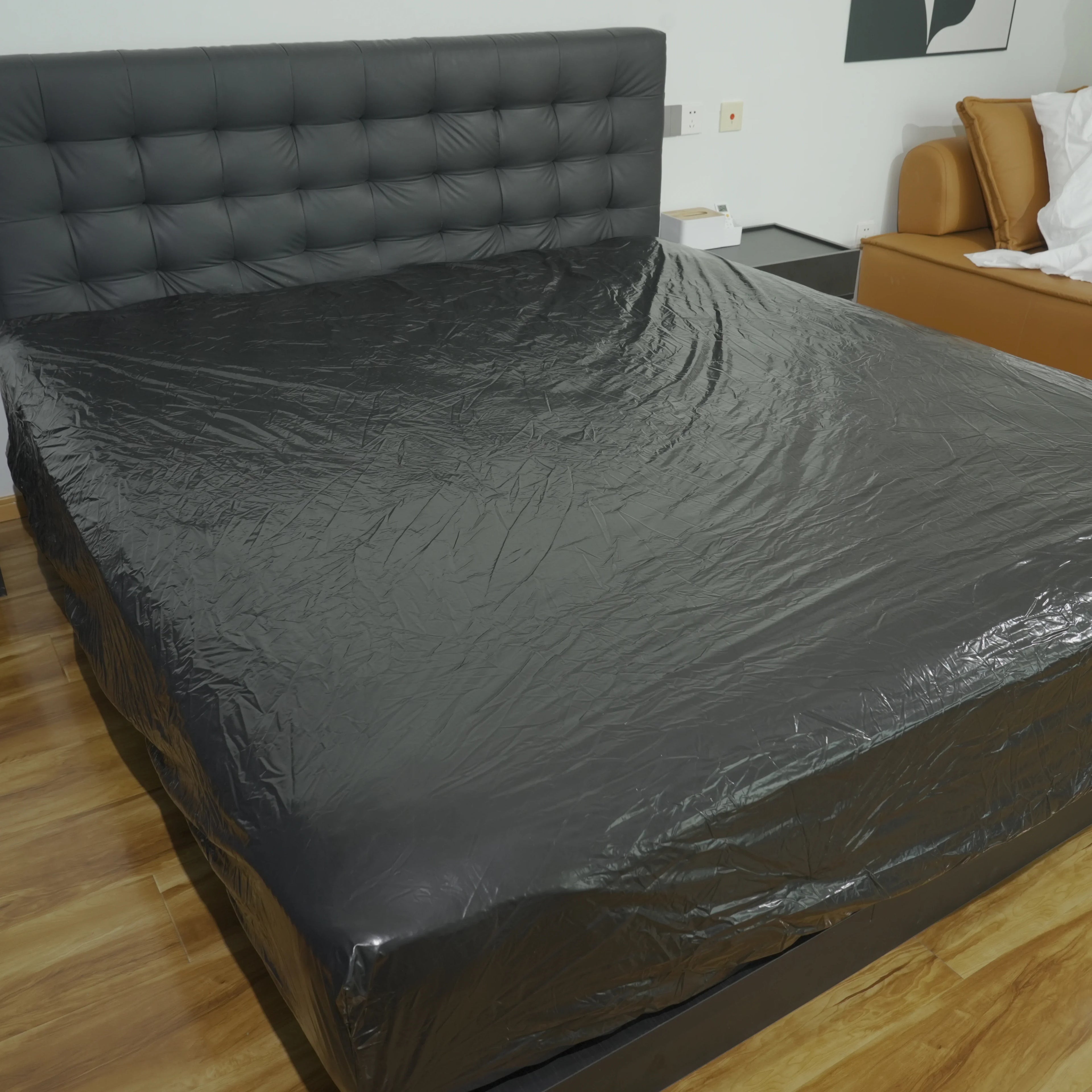 1pcs PVC Waterproof Mattress Protection Sheet, Soft and Skin-Friendly