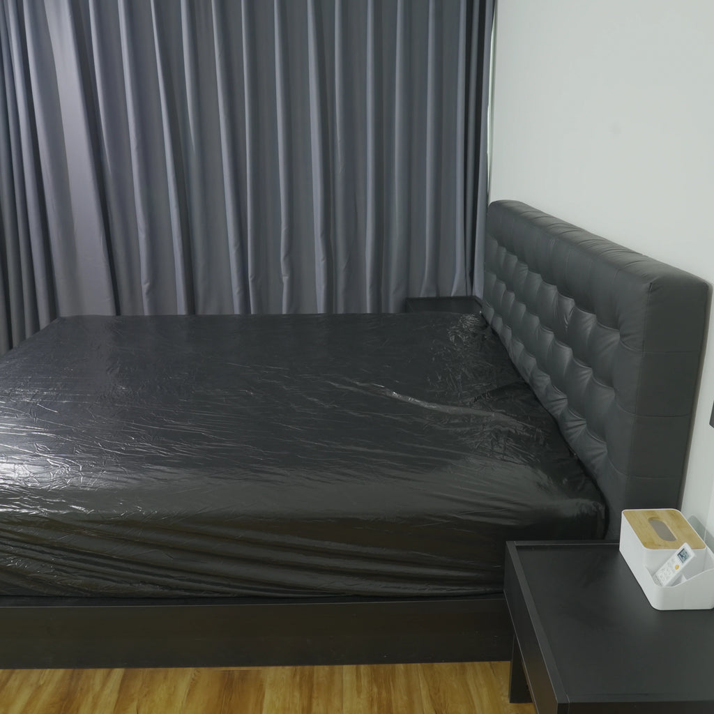 1pcs PVC Waterproof Mattress Protection Sheet, Soft and Skin-Friendly