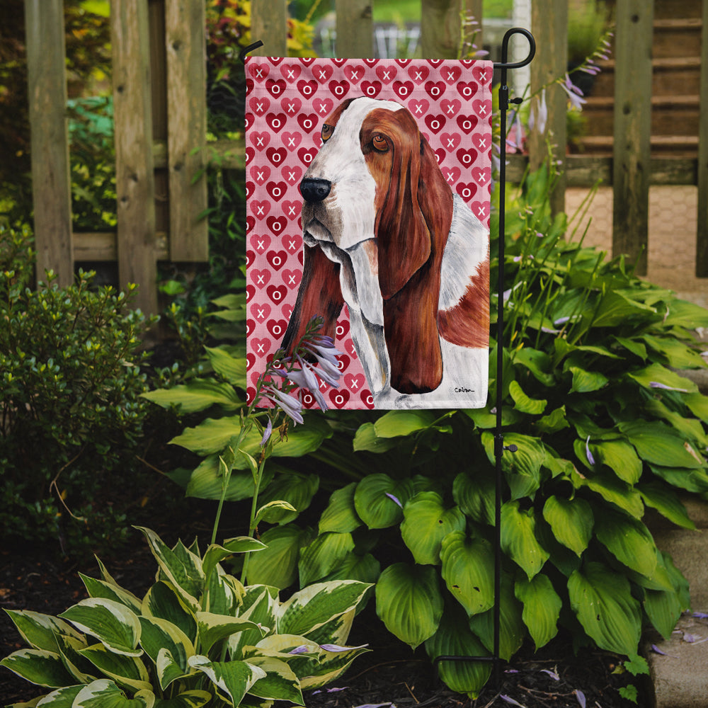 Basset Hound Hearts Love and Valentine's Day Portrait Garden Flag Mailbox Decorative Yard Banner Outside Patio Artwork for Flower Beds, Garden Size, Multicolor
