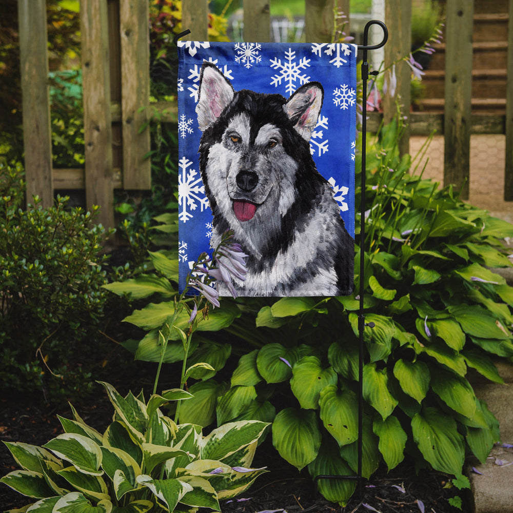 Alaskan Malamute Winter Snowflakes Holiday Garden Flag Mailbox Decorative Yard Banner Outside Patio Artwork for Flower Beds, Garden Size, Multicolor