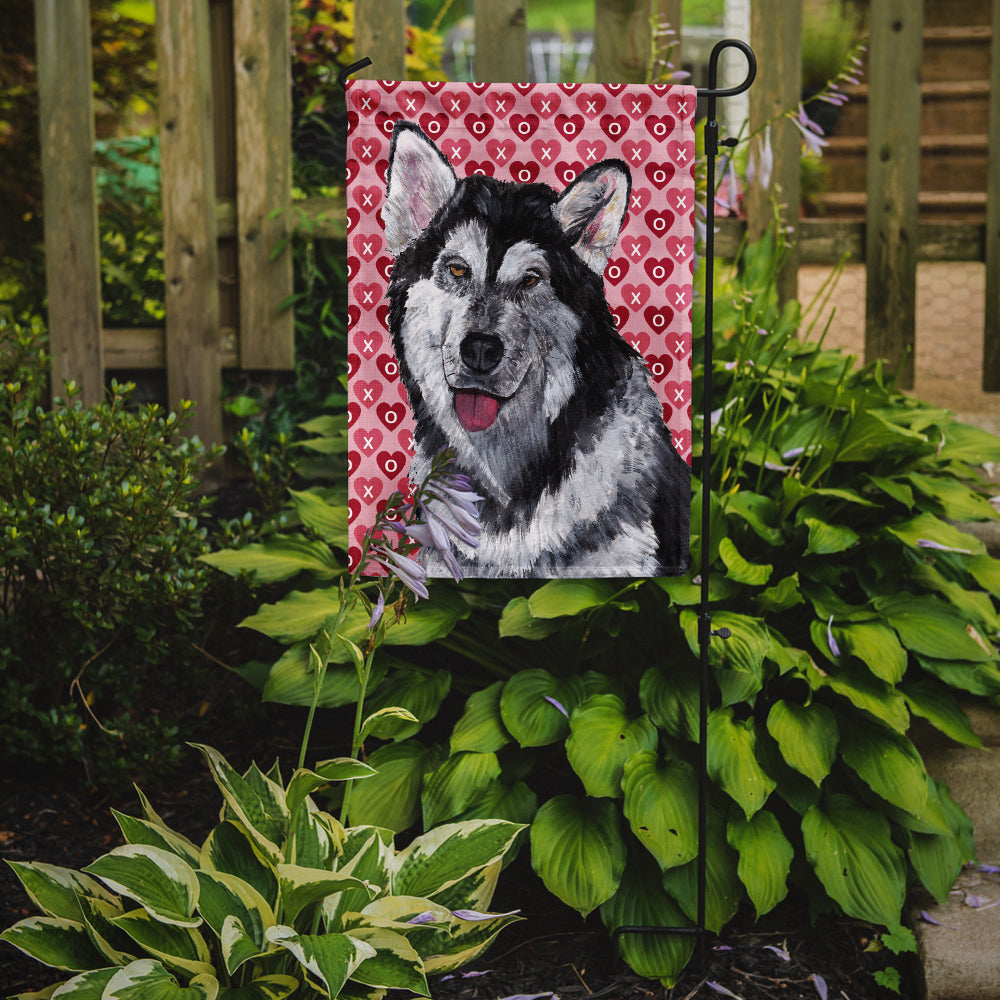 Alaskan Malamute Hearts Love and Valentine's Day Garden Flag Mailbox Decorative Yard Banner Outside Patio Artwork for Flower Beds, Garden Size, Multicolor
