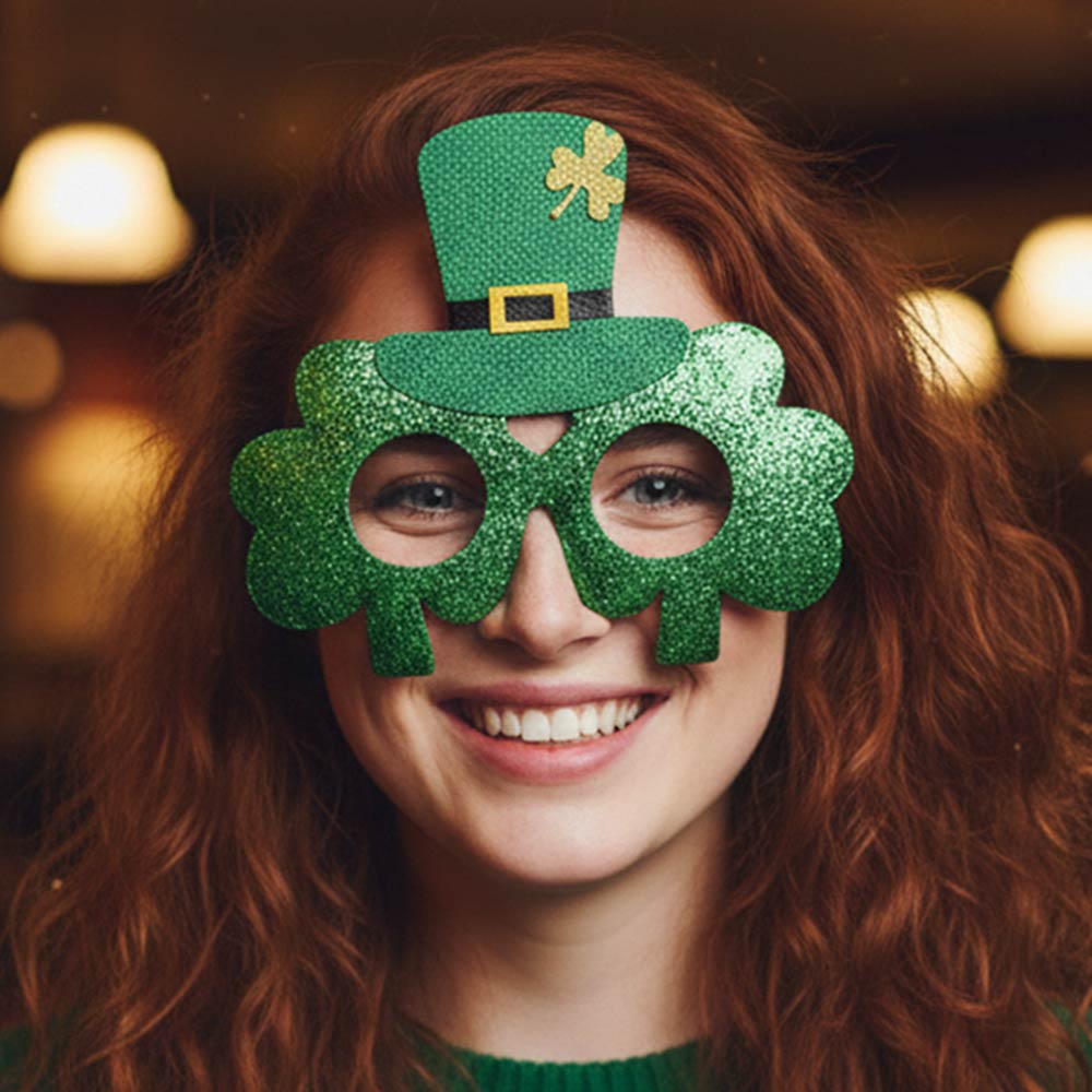 St Patricks Day Glitter Shamrock Party Glasses