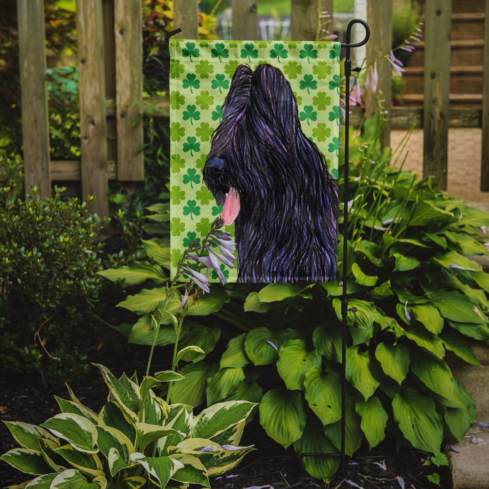 Briard St. Patrick's Day Shamrock Portrait Garden Flag Mailbox Decorative Yard Banner Outside Patio Artwork for Flower Beds, Garden Size, Multicolor