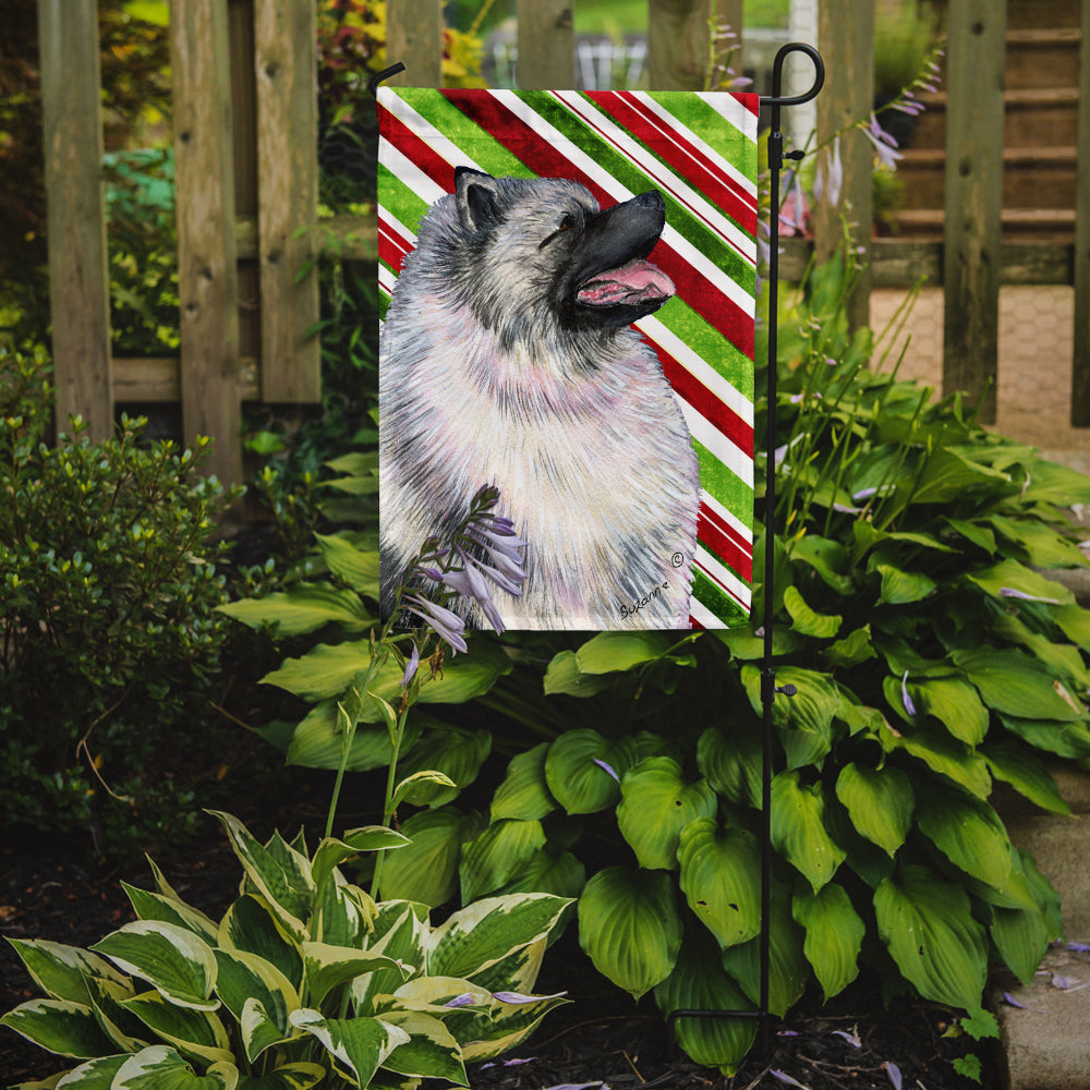 Keeshond Candy Cane Holiday Christmas Garden Flag Mailbox Decorative Yard Banner Outside Patio Artwork for Flower Beds, Garden Size, Multicolor