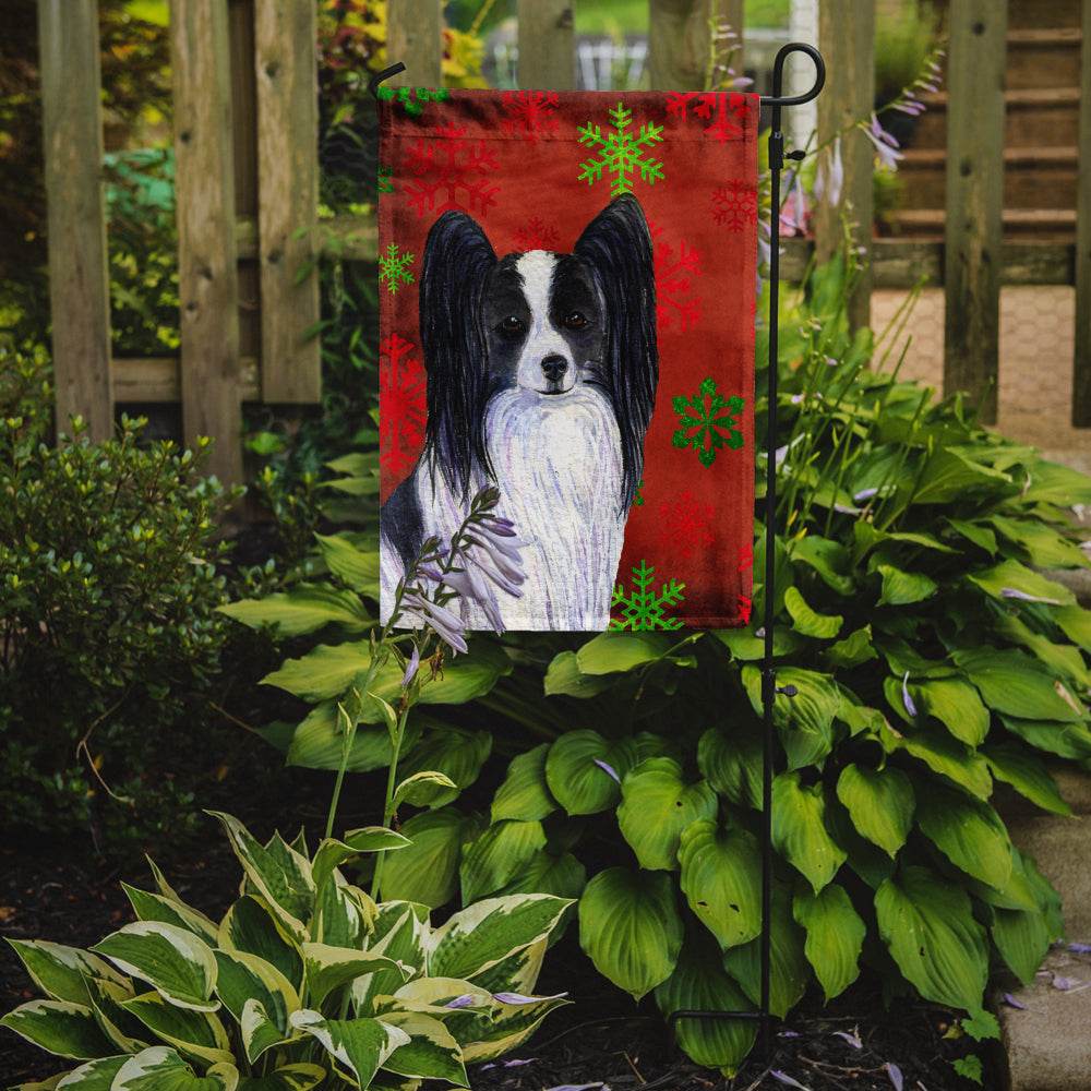 Papillon Red and Green Snowflakes Holiday Christmas Garden Flag Mailbox Decorative Yard Banner Outside Patio Artwork for Flower Beds, Garden Size, Multicolor