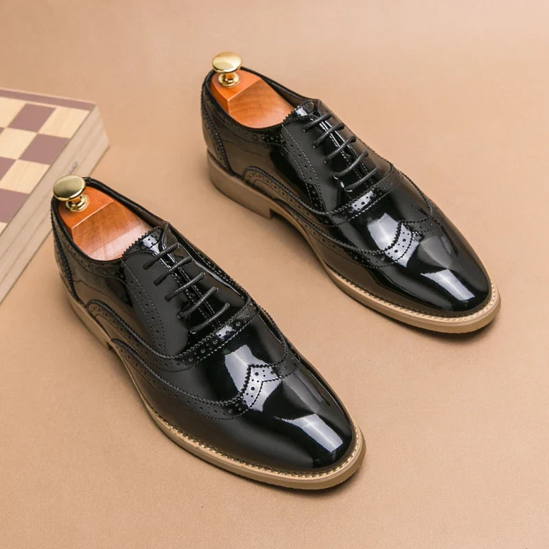 Hot Selling Luxury Gold Men's Business Dress Shoes in Europe America Glossy Brogue Shoes Men's Split Leather Shoes Free Delivery