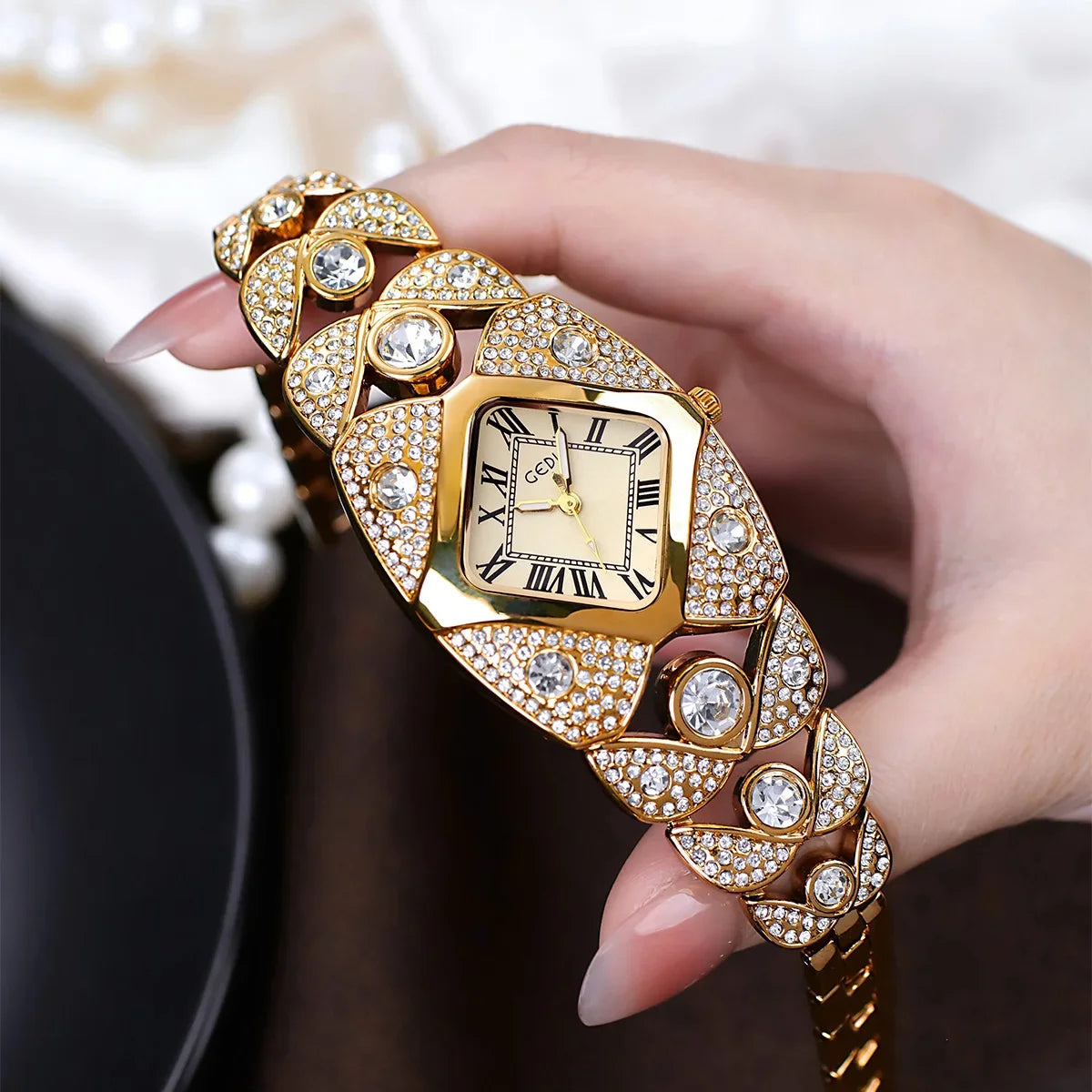 2026 New Women Watch Light Luxury Brand Diamond Inlaid Bracelet Watches Waterproof Ladies Fashion Quartz Clock Wristwatch Gift