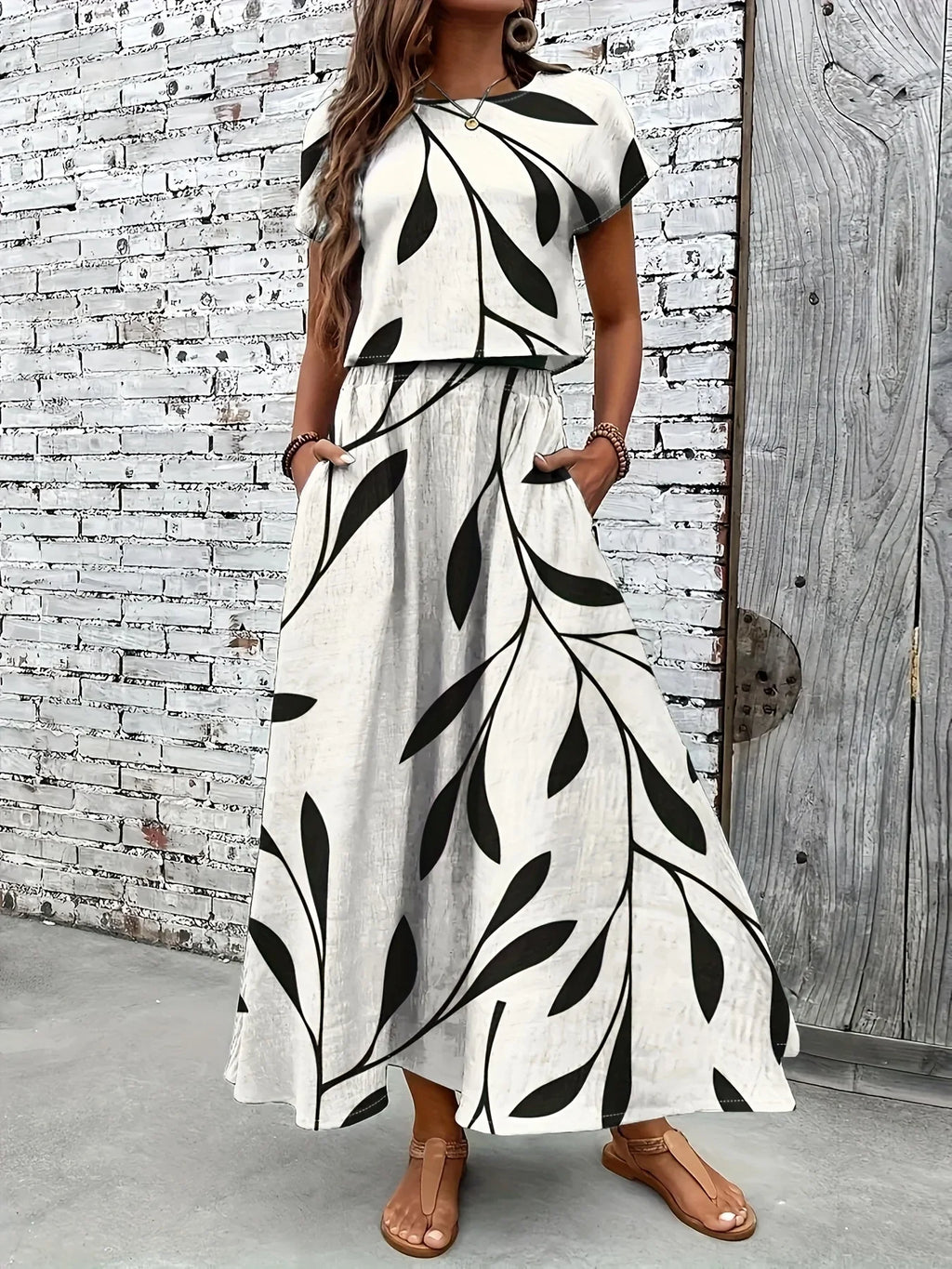 Plus Size Women's Black Leaf Print Short Sleeve Top + Maxi Skirt 2-Piece Set - Casual Daily Style (0XL-4XL)