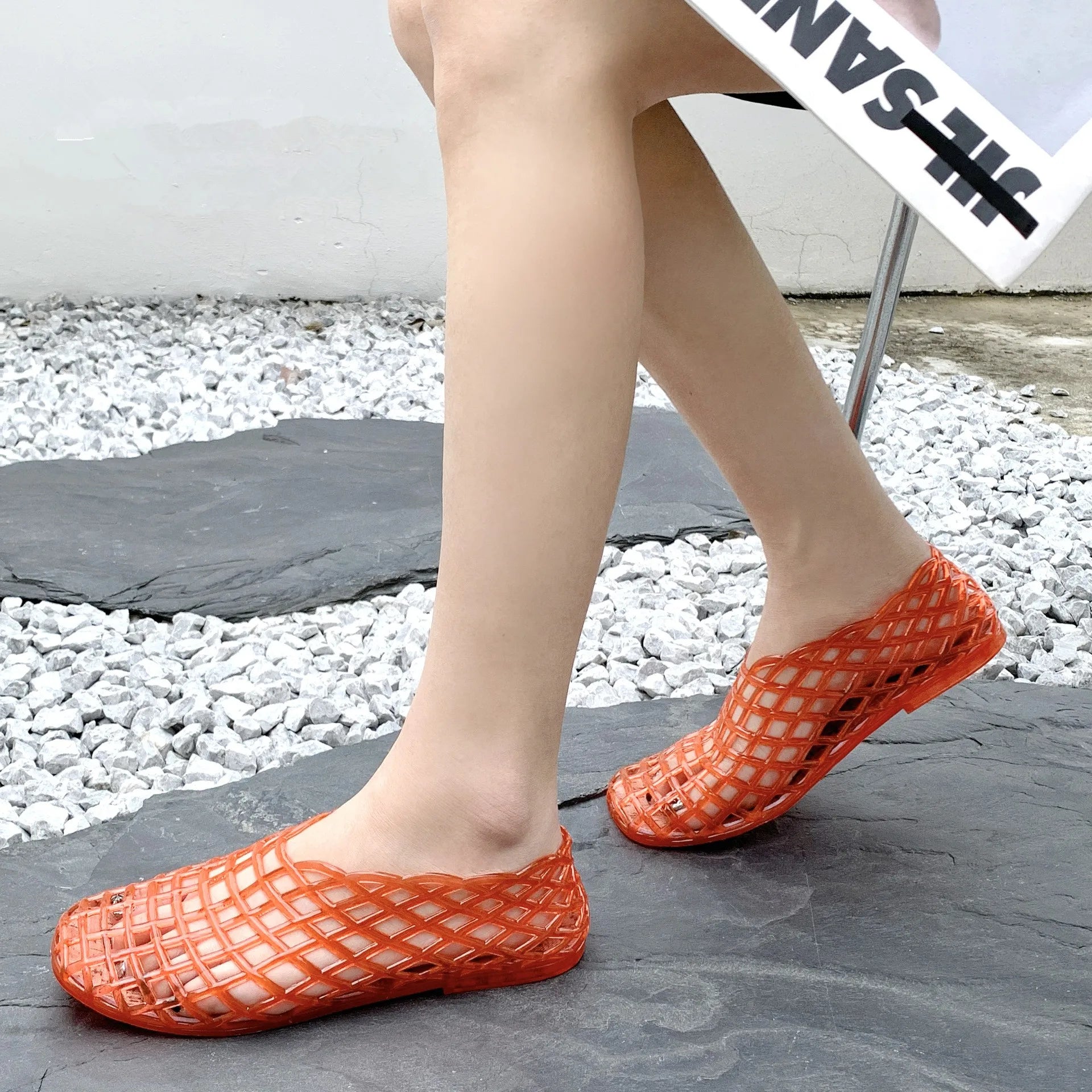 2025 Women's New Flat Sandals with Hollow PVC Breathable Summer Outerwear Baotou Bag and Casual Jelly Sandals