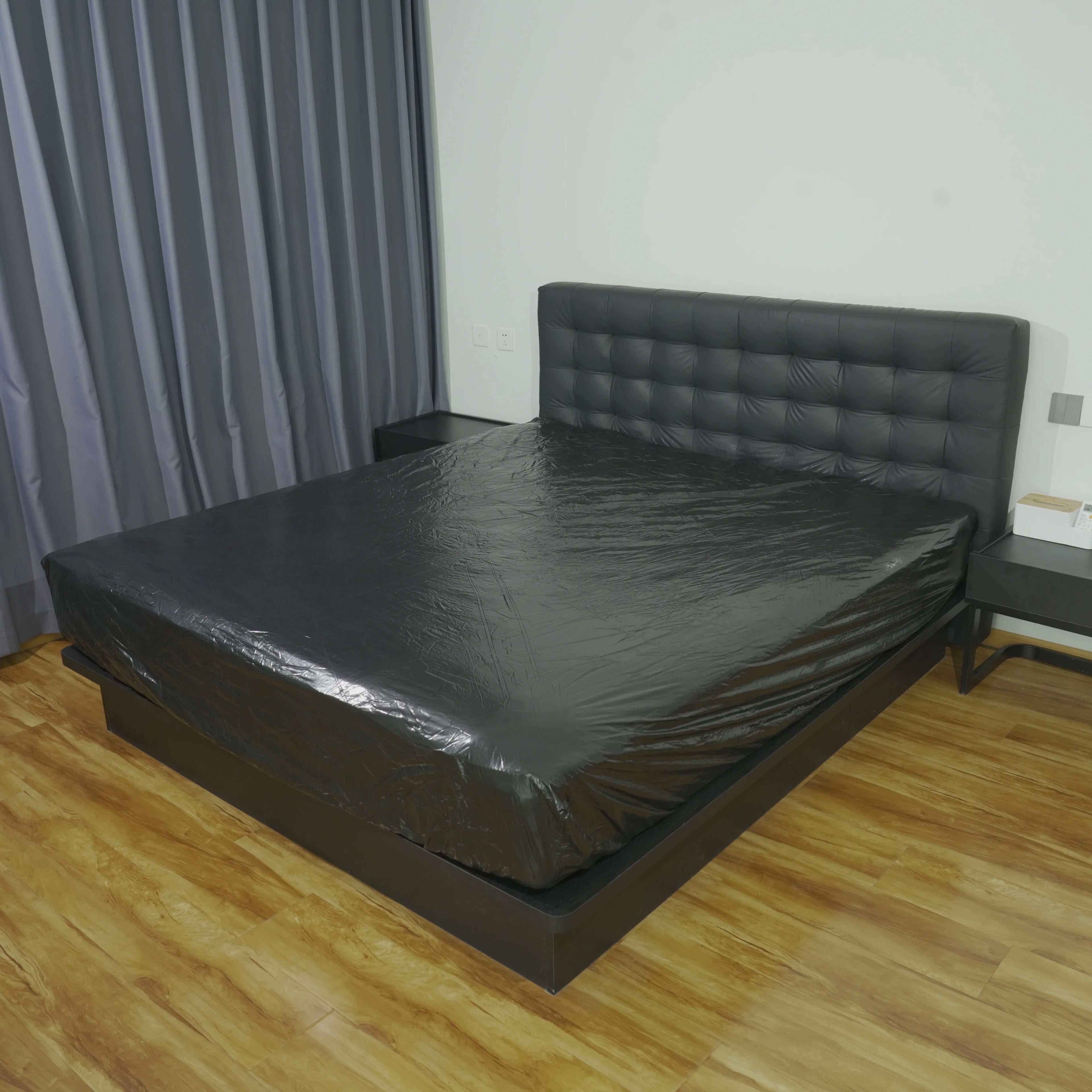 1pcs PVC Waterproof Mattress Protection Sheet, Soft and Skin-Friendly