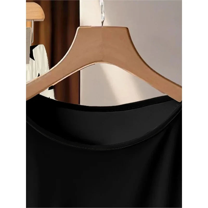 Women's plus Size Two-Piece Set Lazy Style Black Side Twisted T-Shirt And Black White Leaf Print Wide Leg Pants Casual Outfit