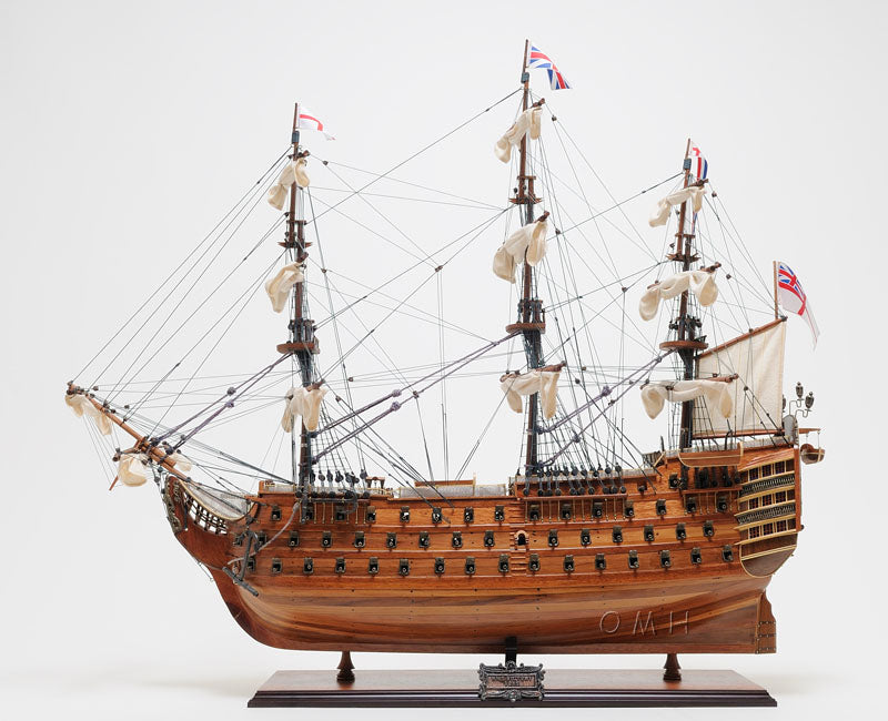 HMS Victory Midsize With Display Case