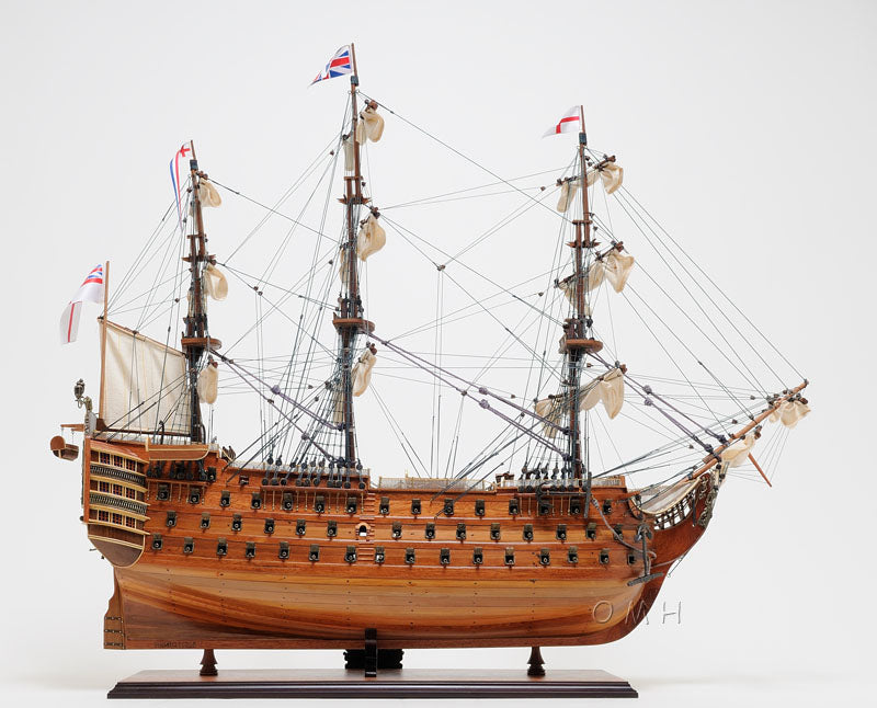HMS Victory Midsize With Display Case