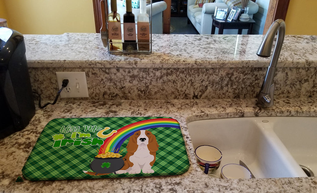 Red and White Tricolor Basset Hound St. Patrick's Day Dish Drying Mat Absorbent Dish Drying Mat Pad for Kitchen Counter Dish Drainer Mat for Countertop, 14 x 21", Multicolor