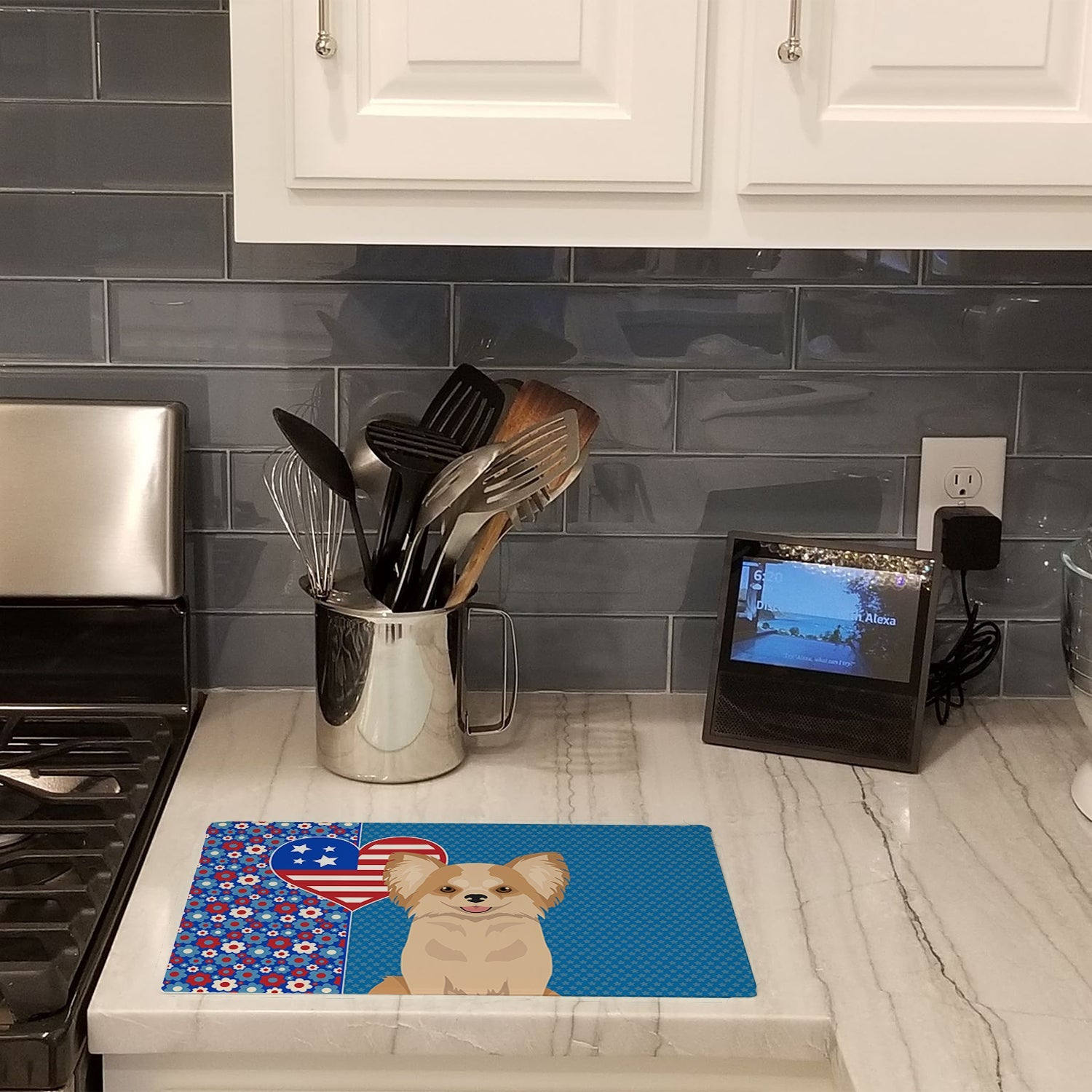 Longhaired Gold and White Chihuahua USA American Cutting Board Tempered Glass Kitchen Cutting Surface, Heat Resistant Chopping, Non-Slip Feet, Food Prep & Serving
