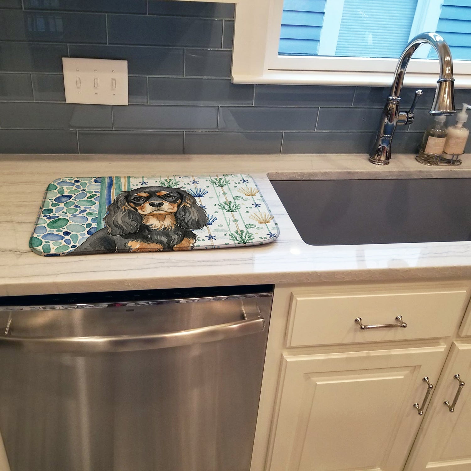 Black and Tan Cavalier Spaniel Coastal Sea Glass Dish Drying Mat Absorbent Dish Drying Mat Pad for Kitchen Counter Dish Drainer Mat for Countertop, 14 x 21", Multicolor