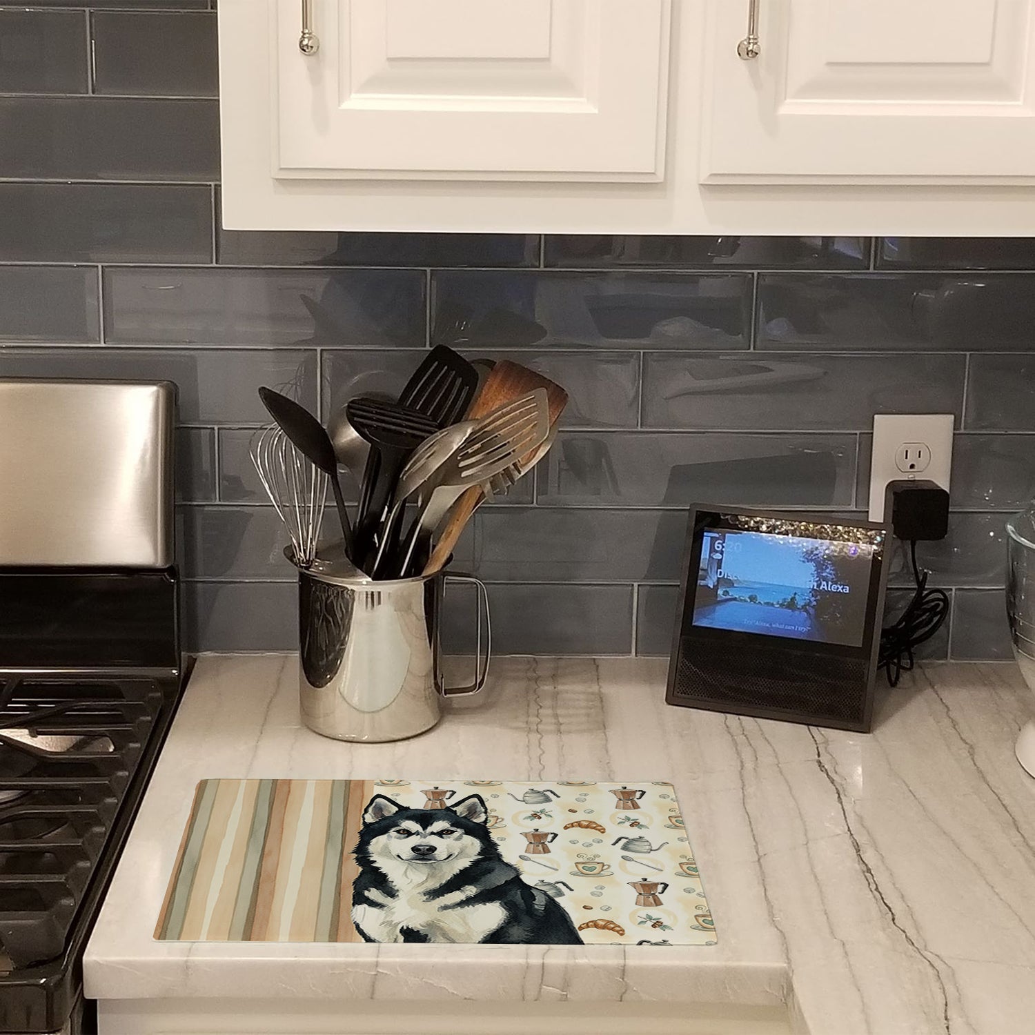 Black and White Alaskan Malamute Coffee Bar Cutting Board Tempered Glass Kitchen Cutting Surface, Heat Resistant Chopping, Non-Slip Feet, Food Prep & Serving