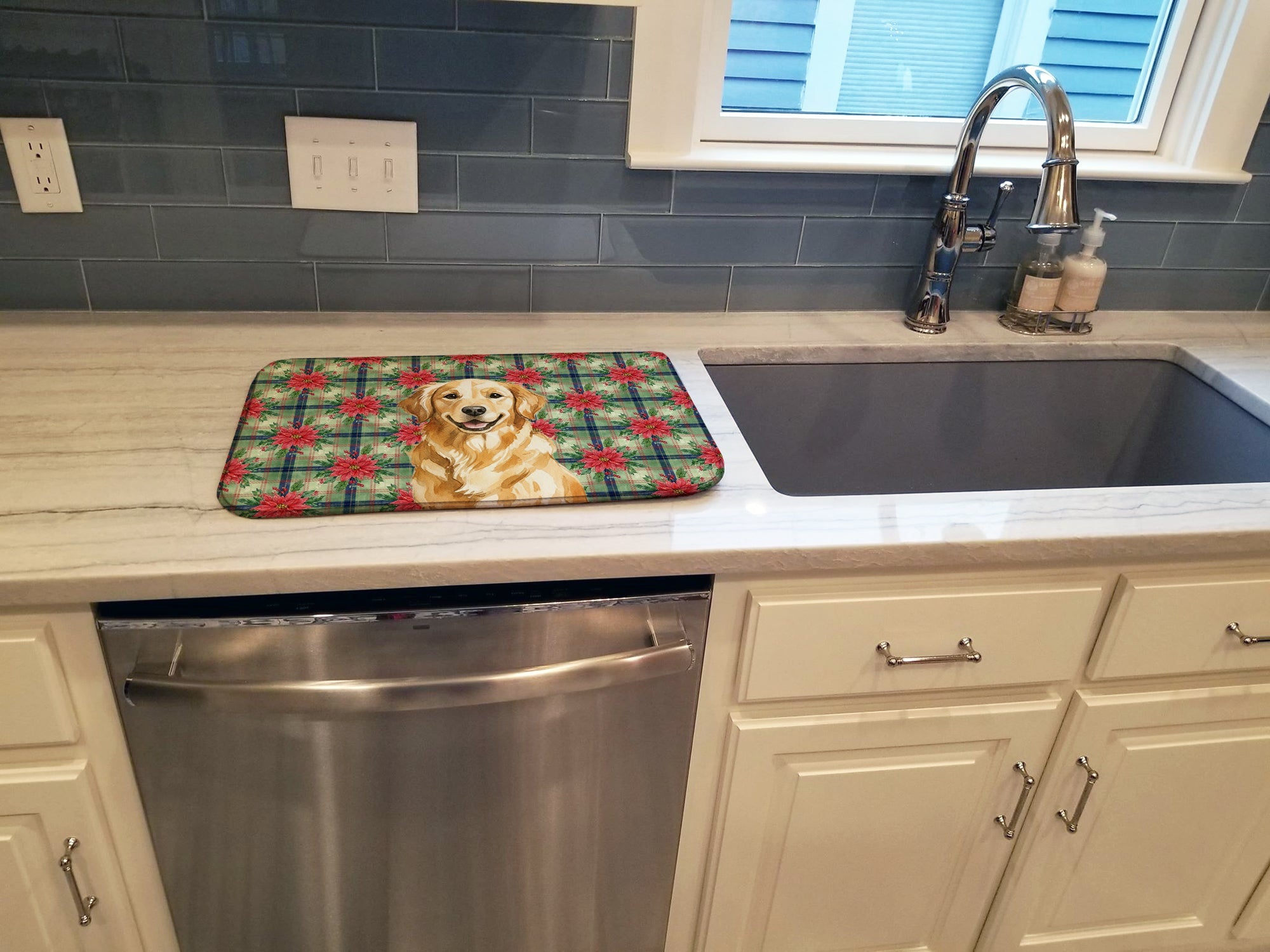 Golden Retriever Christmas PoinsettIas Dish Drying Mat Absorbent Dish Drying Mat Pad for Kitchen Counter Dish Drainer Mat for Countertop, 14 x 21", Multicolor
