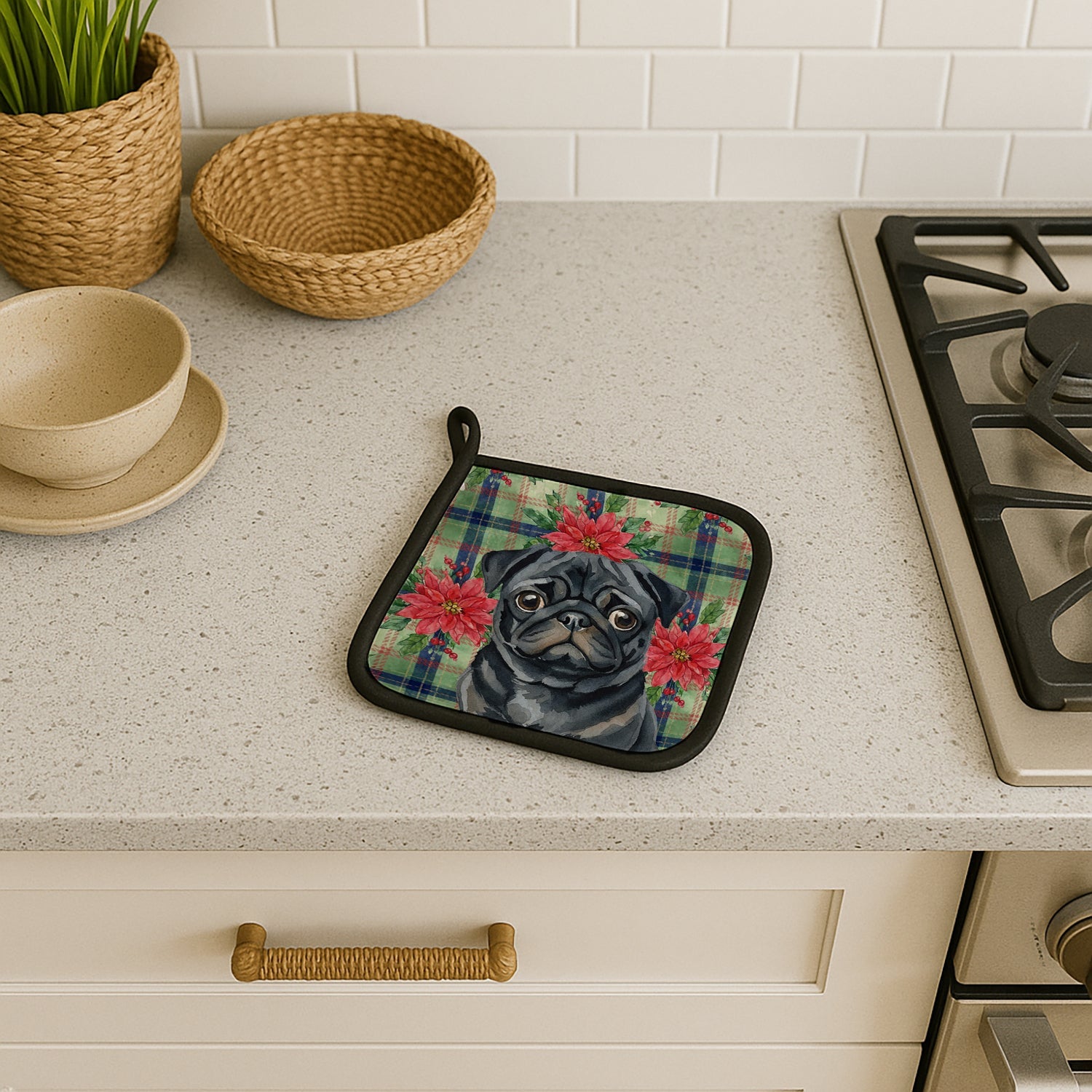 Black Pug Christmas PoinsettIas Pot Holder Set of 2 Heat Resistant Quilted Hot Pads 7.5 x 7.5 Inch, Insulated Kitchen Trivets for Cooking & Baking
