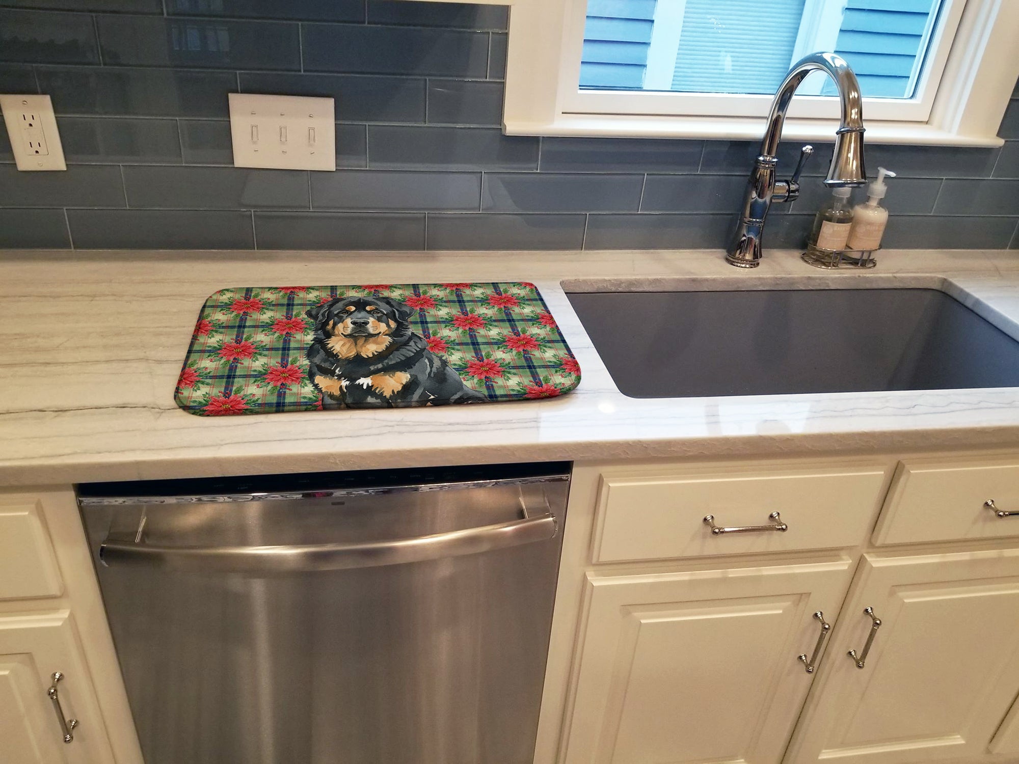 Black and Tan Tibetan Mastiff Christmas PoinsettIas Dish Drying Mat Absorbent Dish Drying Mat Pad for Kitchen Counter Dish Drainer Mat for Countertop, 14 x 21", Multicolor