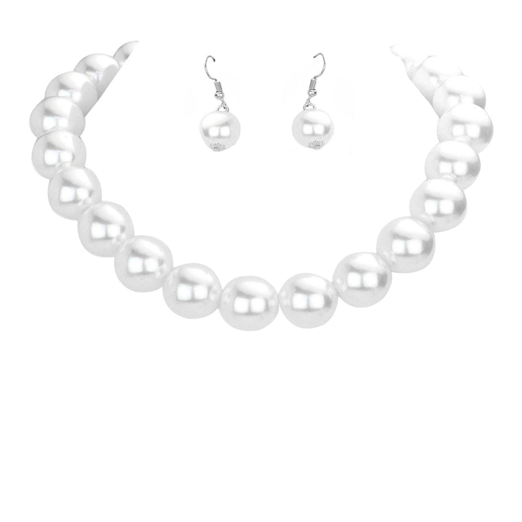 Oversized Pearl Necklace