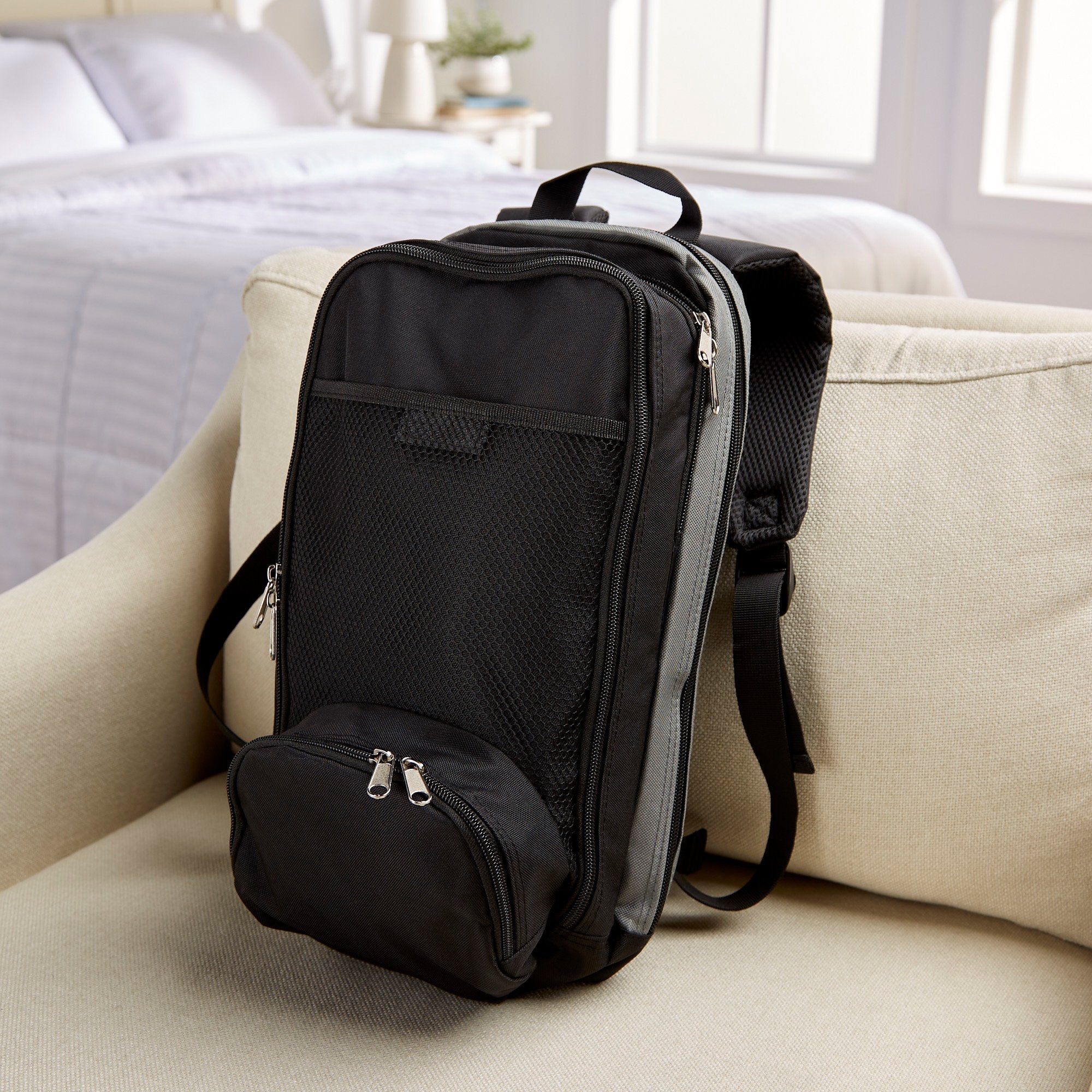 McKesson Feeding Pump Backpack for Two 1000-mL Bags, Kangaroo™ Dual Flush System MJ1000