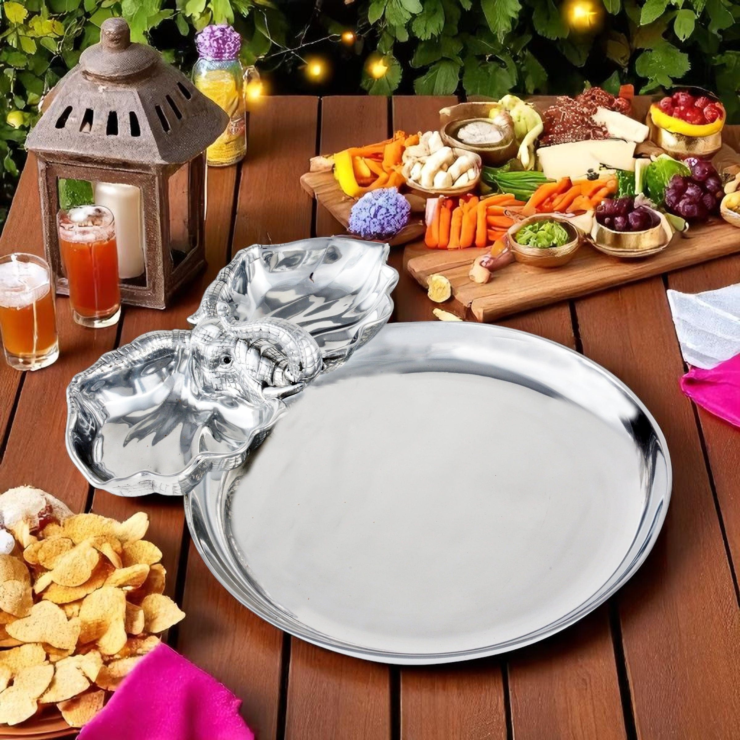 Elephant 14 Round Chip & Dip