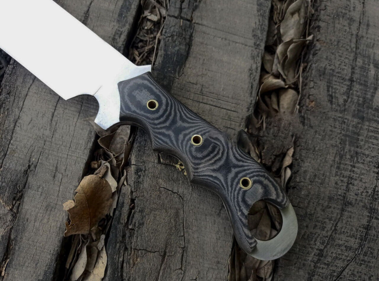 Black Talon Ravenclaw Combat Survival knife - PhishStones Products