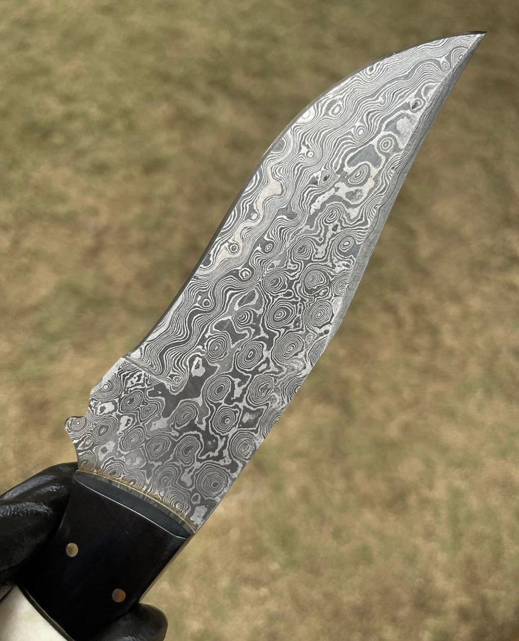 Black & White Edition Damascus Steel Hunting Knife - PhishStones Products